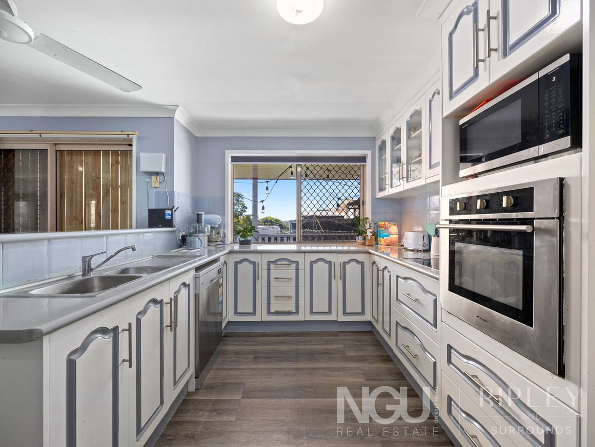 31 HAYES STREET, Brassall QLD 4305 - Image 9
