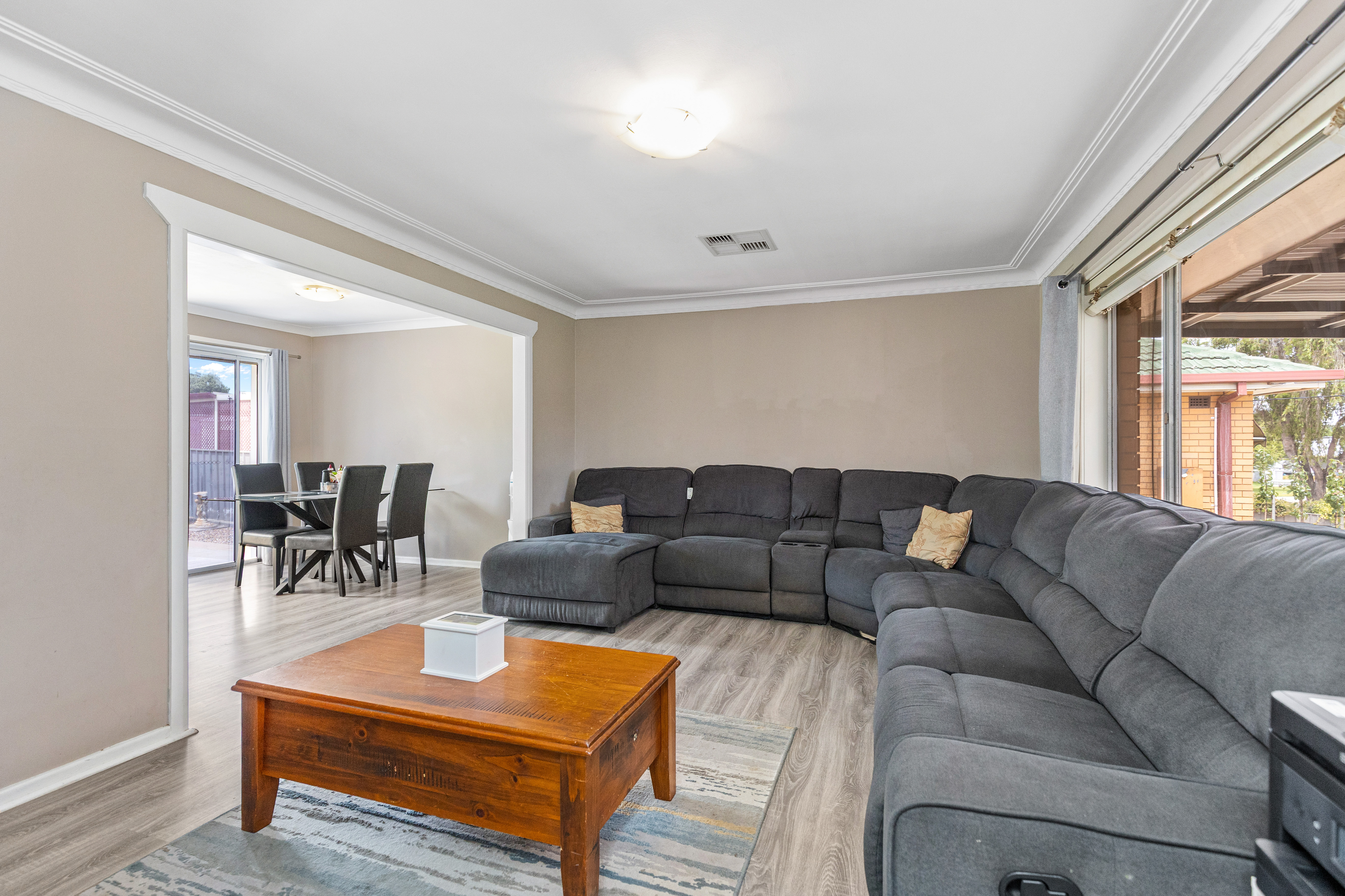 19 NIXON CRESCENT, Tolland NSW 2650 - Image 5