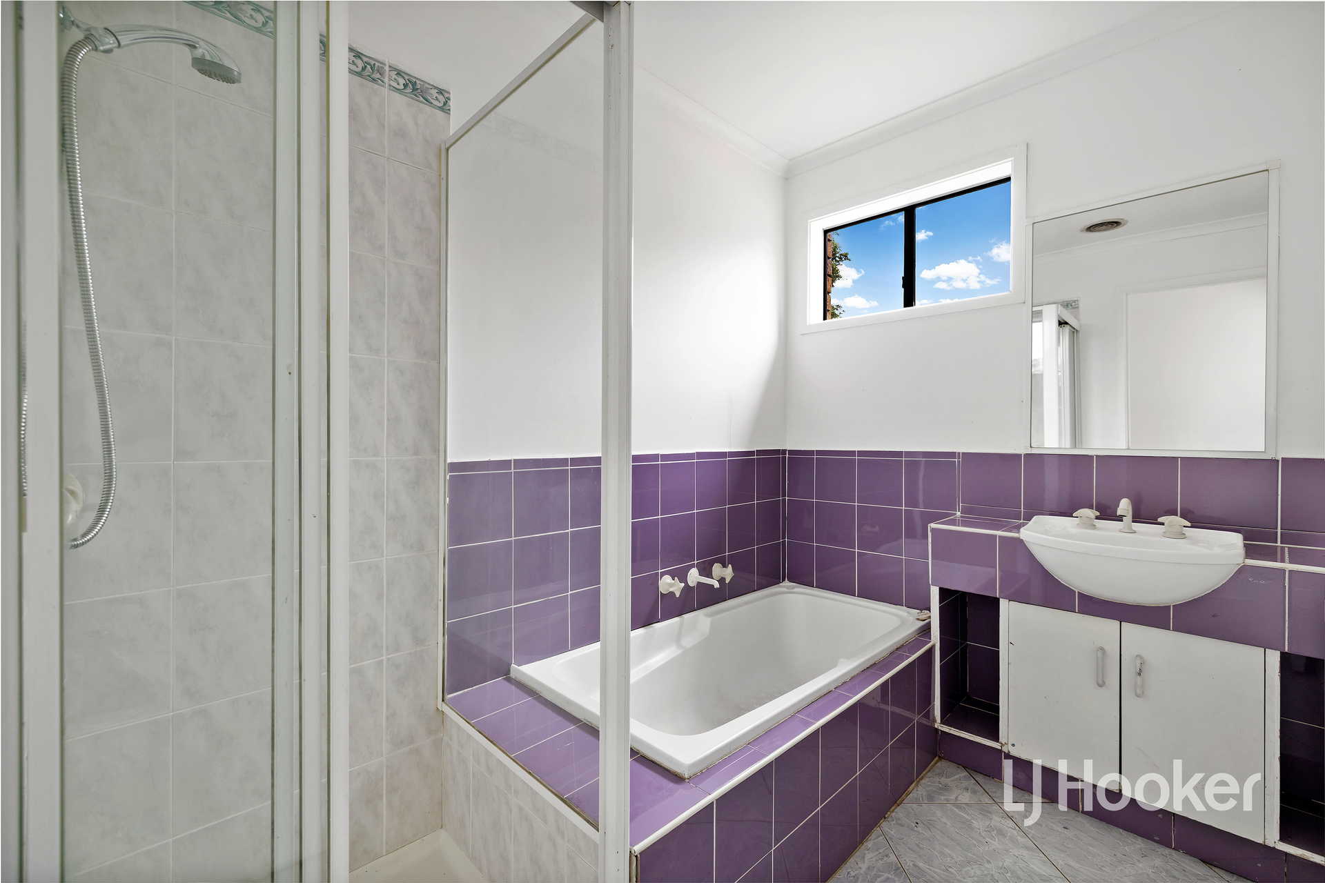 3-bedroom house at 28 MANATOKA CRESCENT, Hampton Park VIC 3976, Casey, Victoria