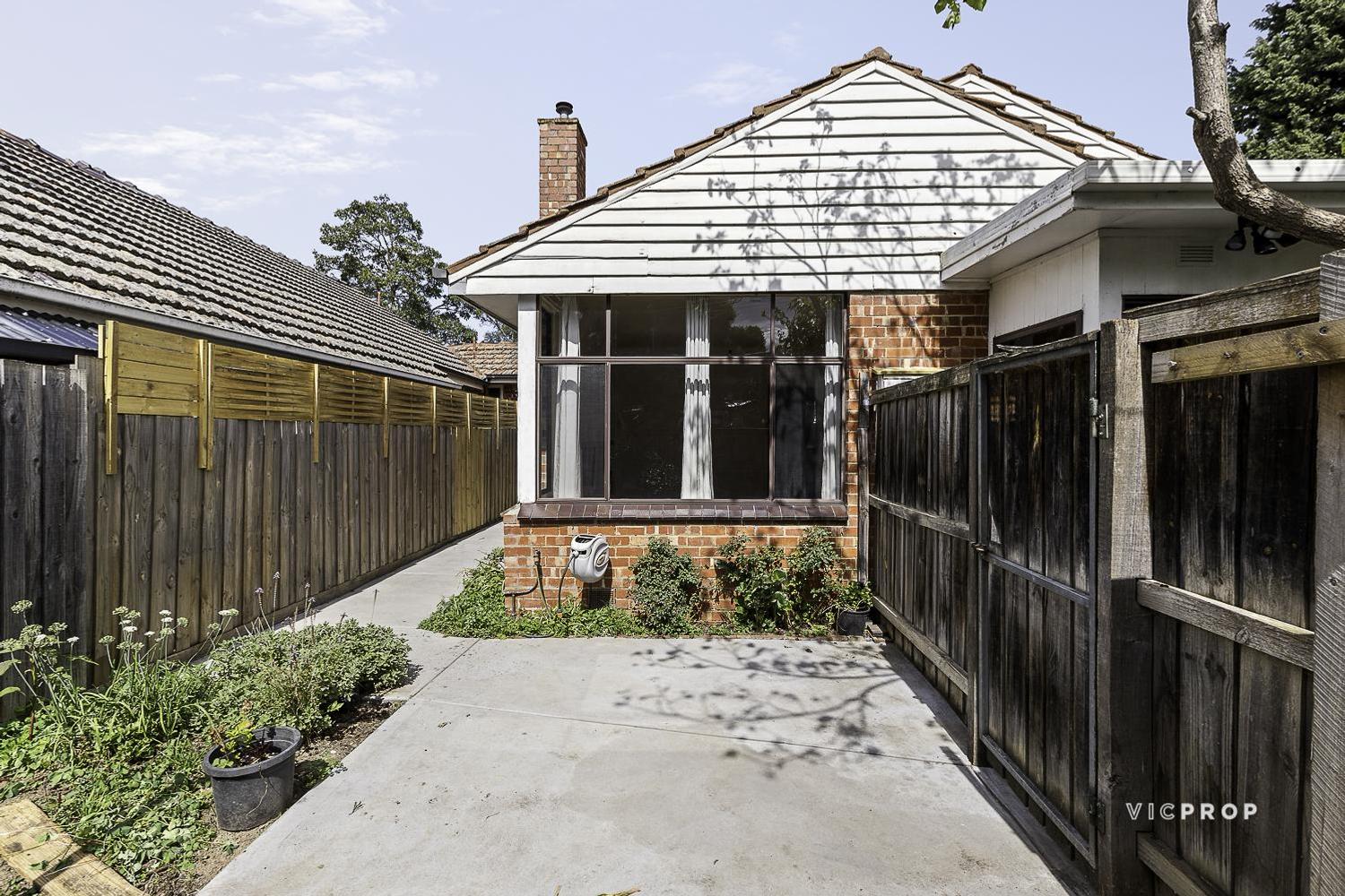 3-bedroom house at 2/13 North Crescent, Heidelberg West, VIC 3081, Banyule, Victoria