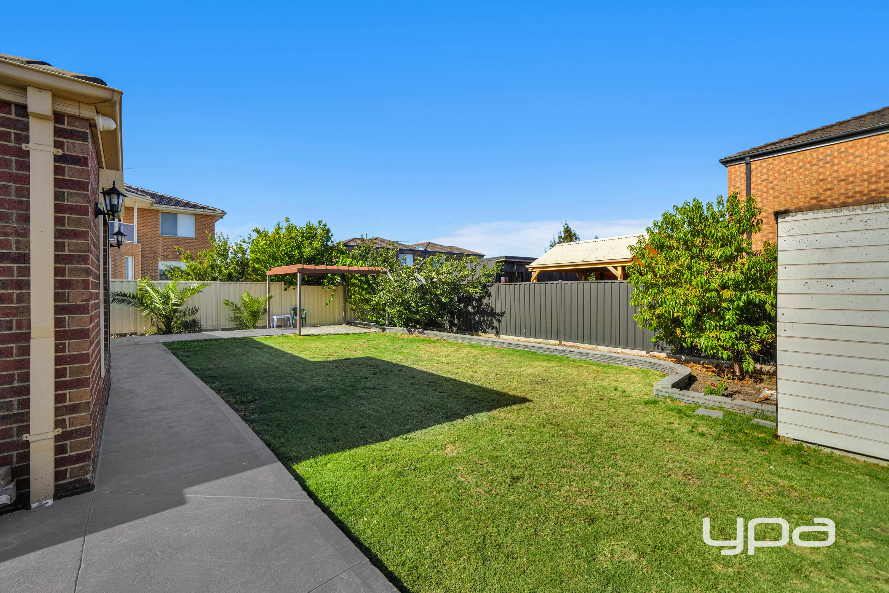 3-bedroom house at 34 LOCKWOOD DRIVE, Roxburgh Park VIC 3064, Hume, Victoria