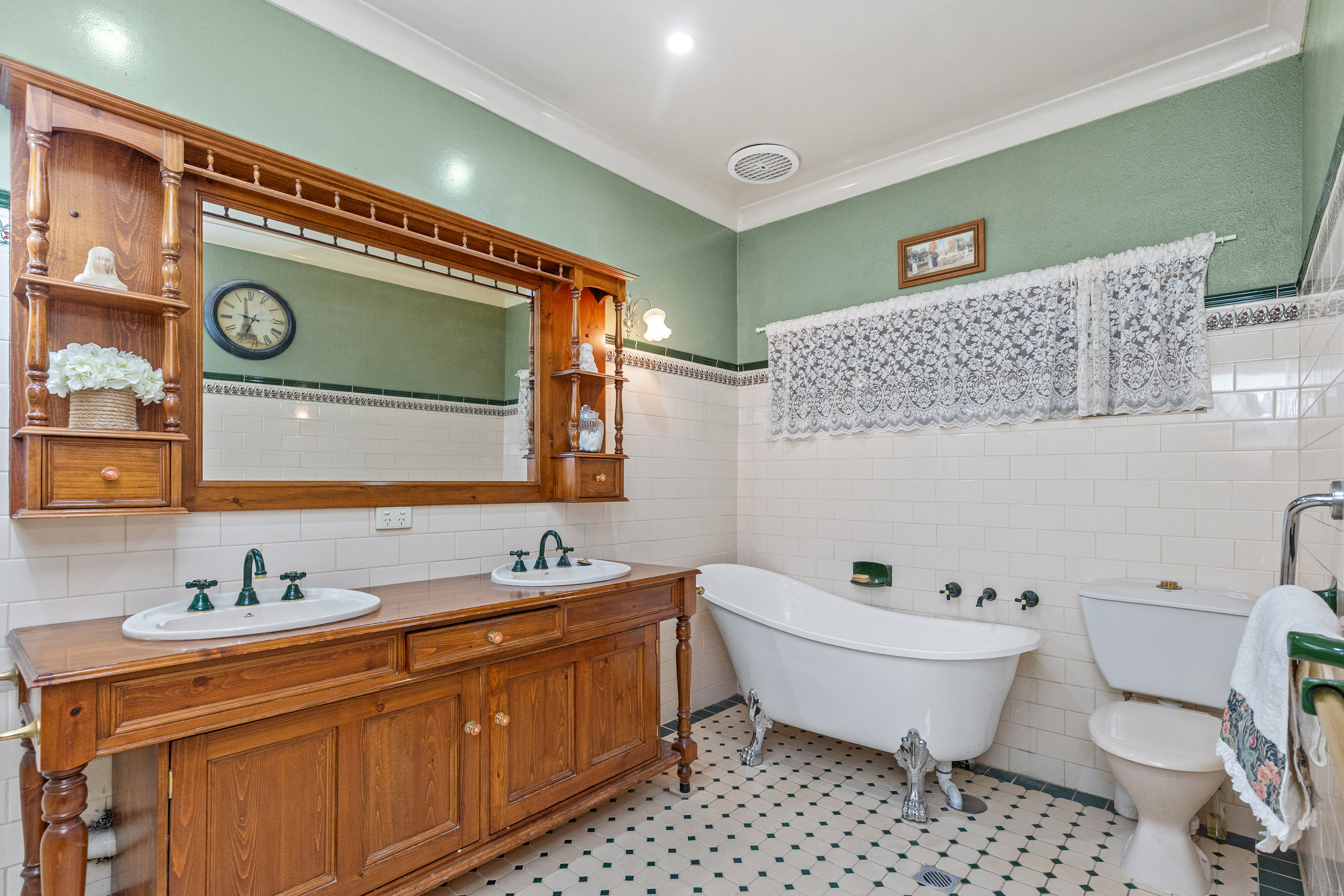 5-bedroom house at 58 Kemp Street, Junee, NSW 2663, Junee, New South Wales