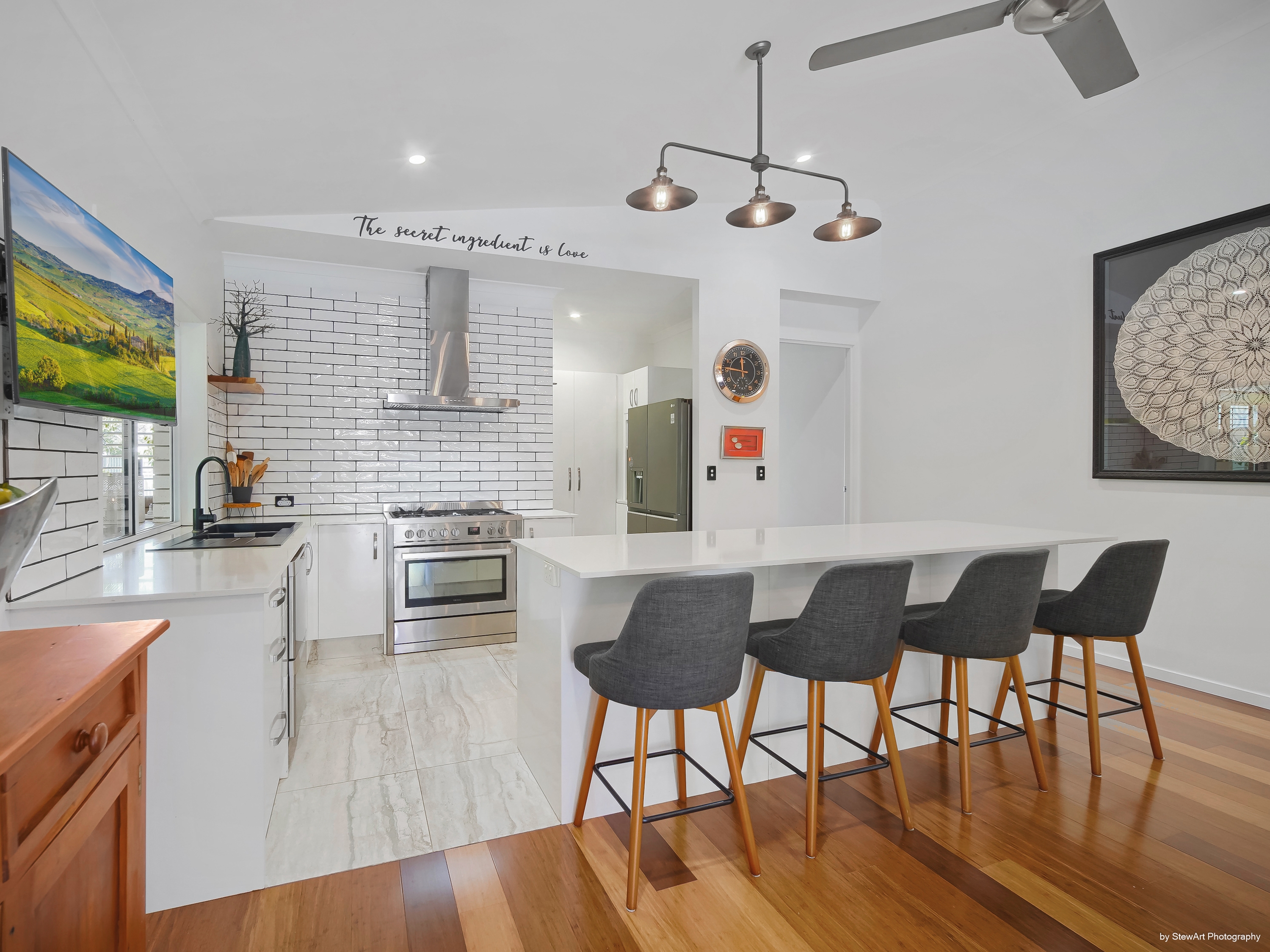 13 Herbert Street, Urangan, QLD 4655 - Image 9