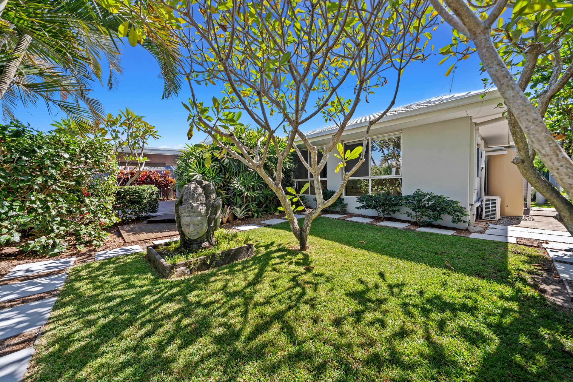 5 PINTAIL CRESCENT, Burleigh Waters QLD 4220 - Image 3