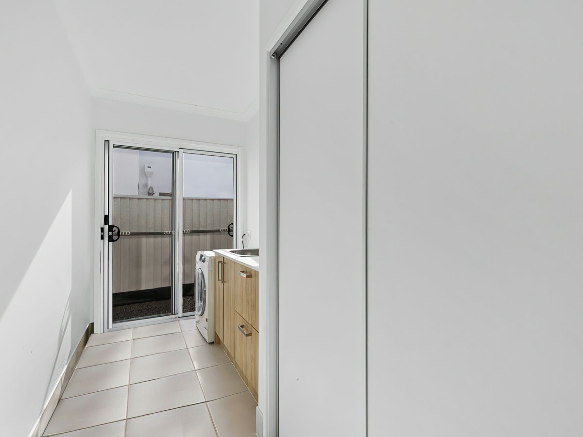 13 ELANUS COURT, Banksia Beach QLD 4507 - Image 8