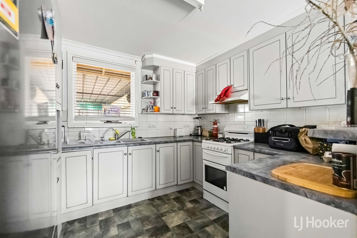 19 Dimboola Court, Craigmore, SA 5114 - Image 8