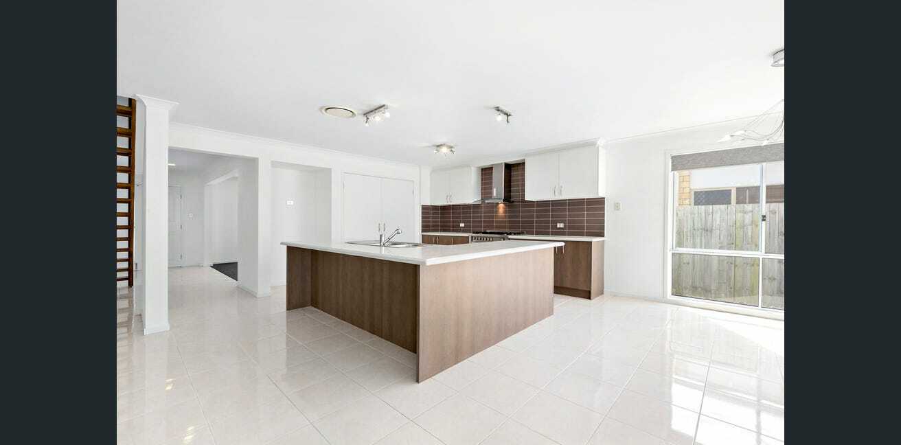 47 KURRAJONG CIRCUIT, North Lakes QLD 4509 - Image 5