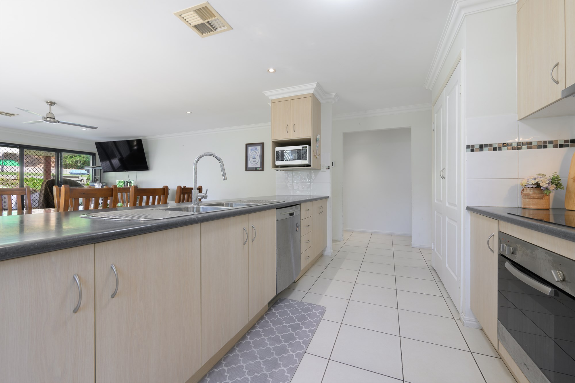 14 VALLEY VISTA COURT, West Gladstone QLD 4680 - Image 4