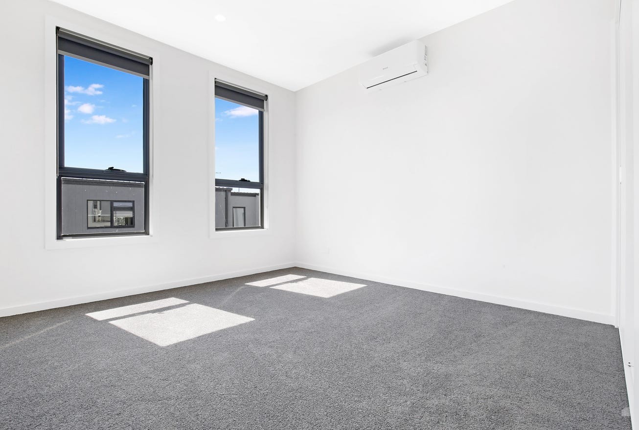 33 GLISTEN WAY, Craigieburn VIC 3064 - Image 6
