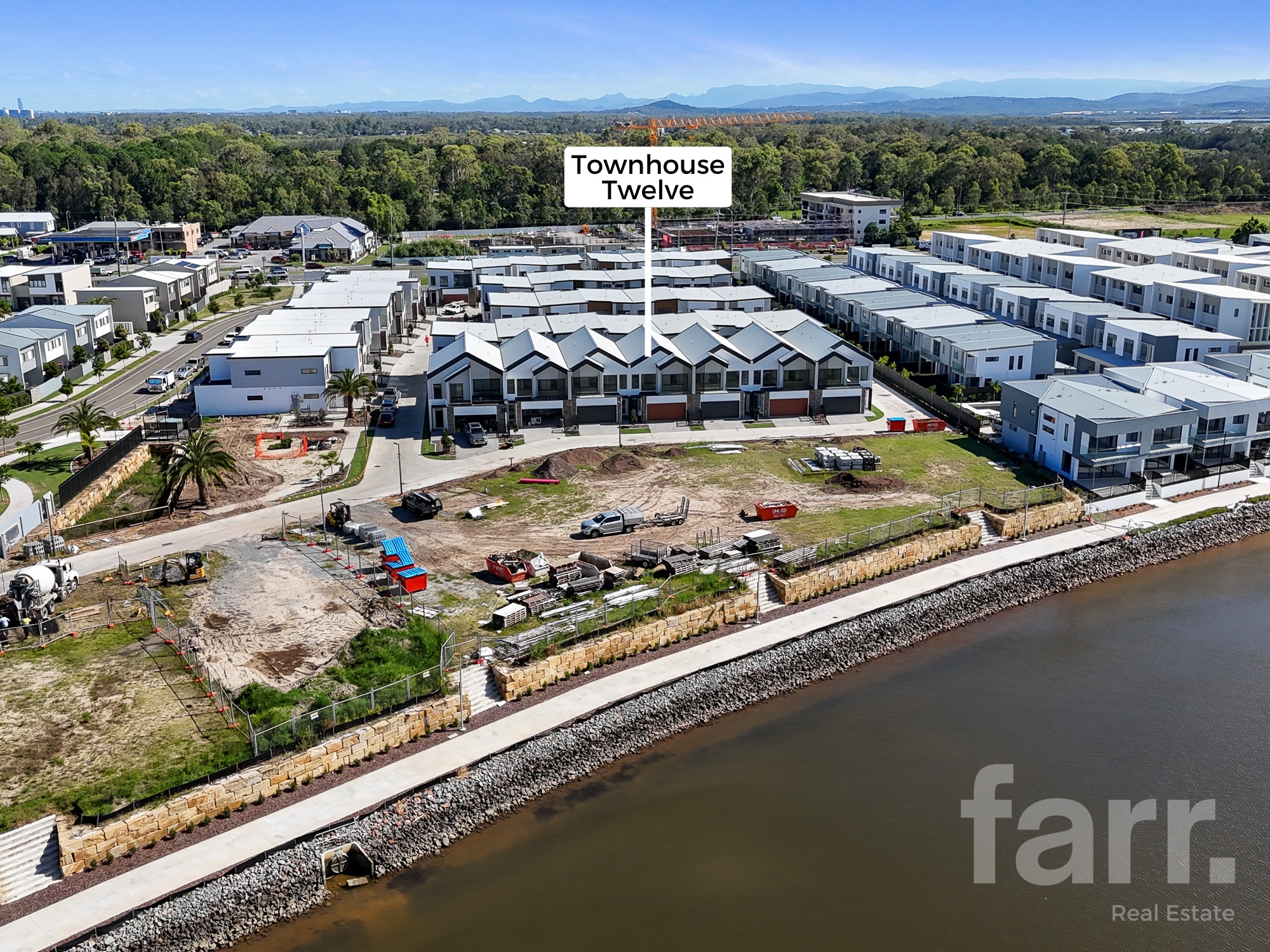 12/192 Marina Quays Boulevard, Hope Island, Qld, 4212 - Image 2