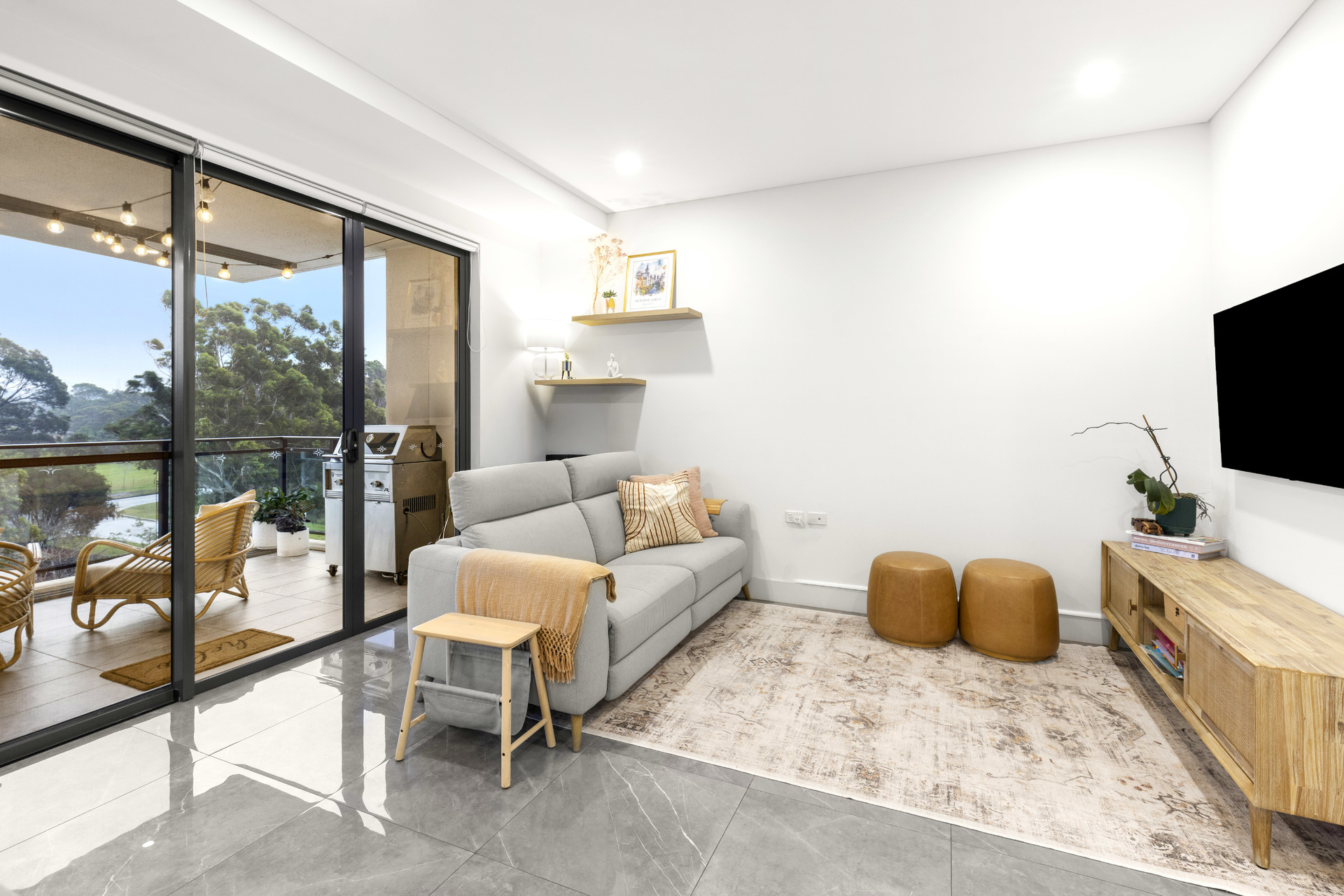 403 22 PINNACLE STREET, MIRANDA NSW 2228 - Image 2