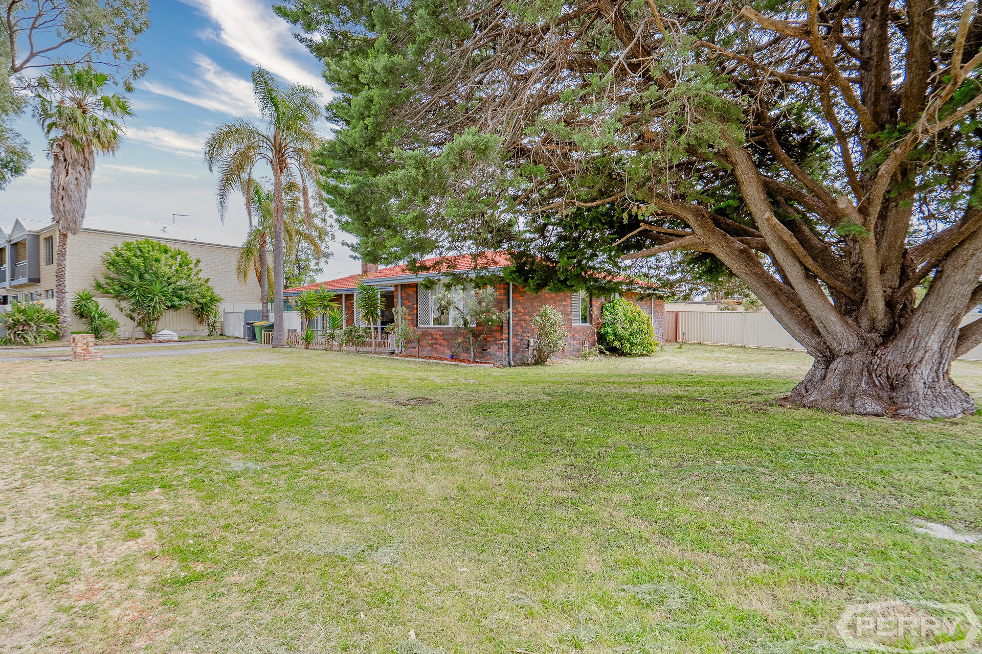 24 SERVICE STREET, Mandurah WA 6210 - Image 10