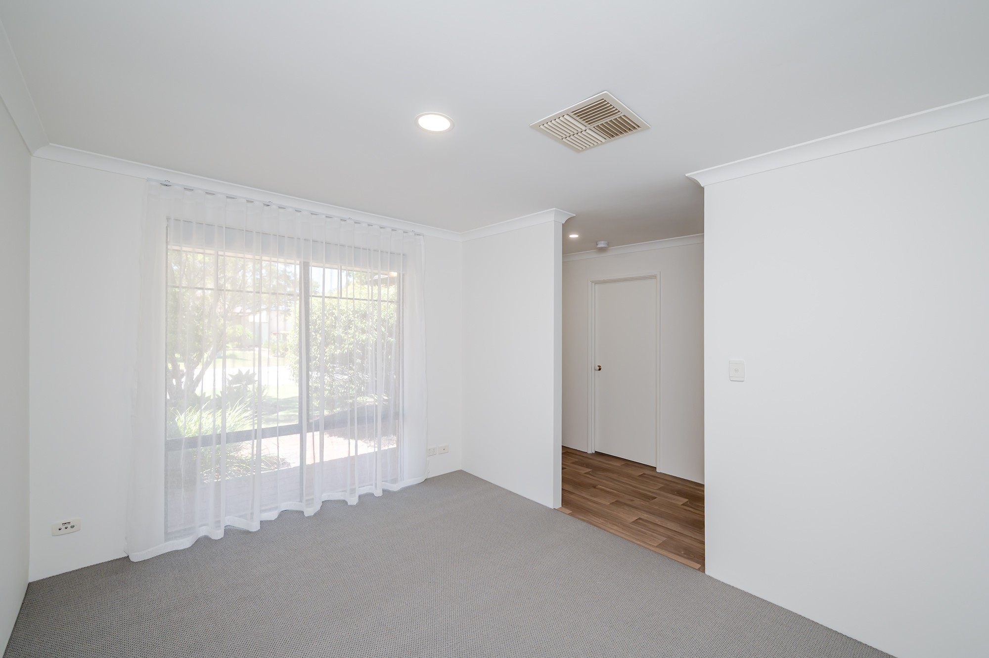 6 Regency Ramble, Wattle Grove, Wa, 6107 - Image 4