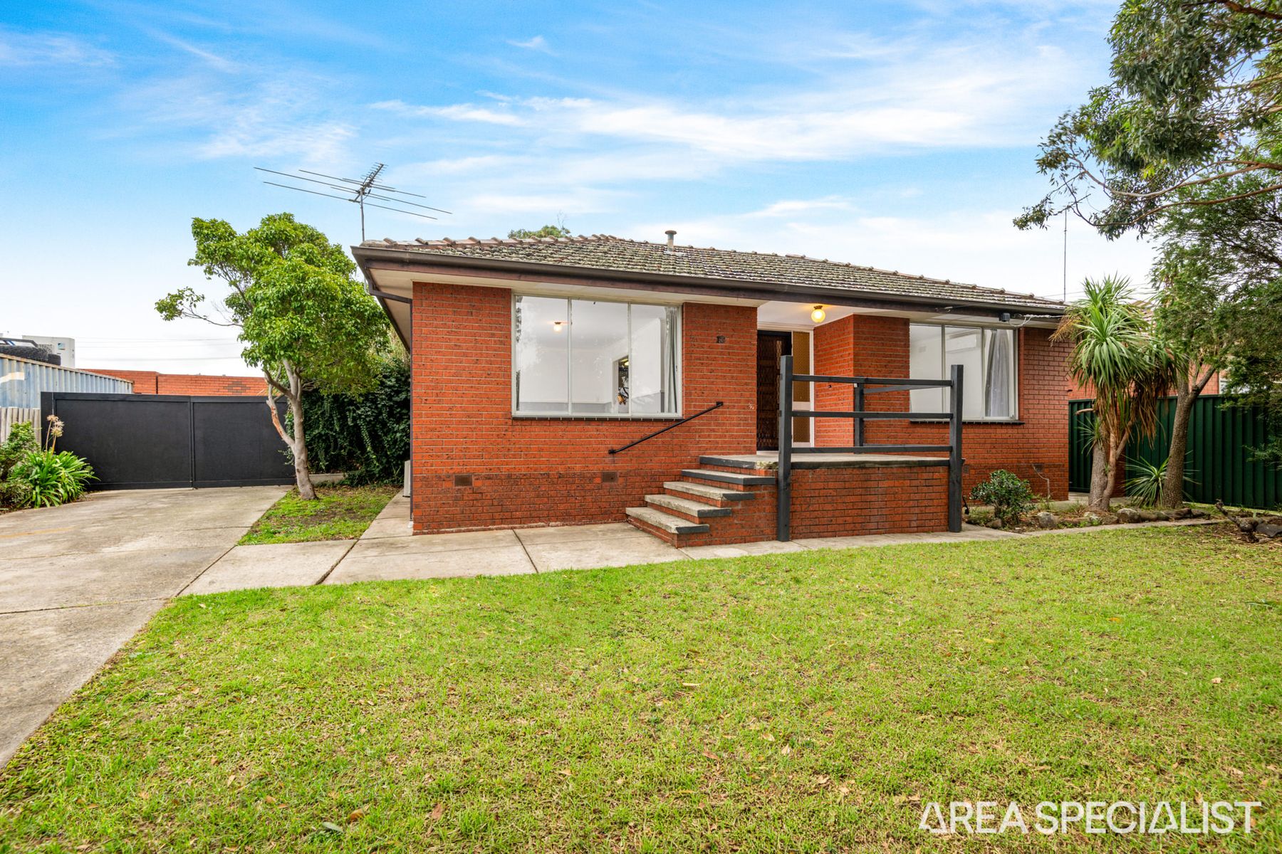 12 WATERFORD AVENUE, Norlane VIC 3214 - Image 1