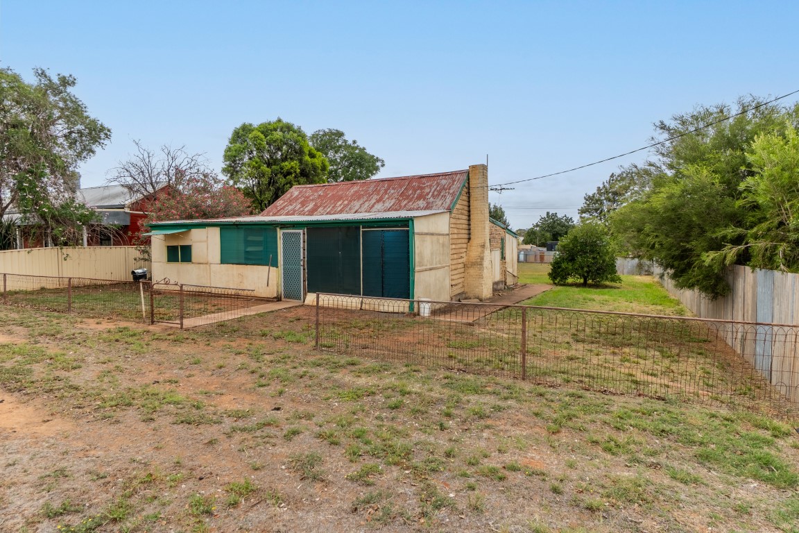 2-bedroom house at 127 TWYNAM STREET, Temora NSW 2666, Temora, New South Wales