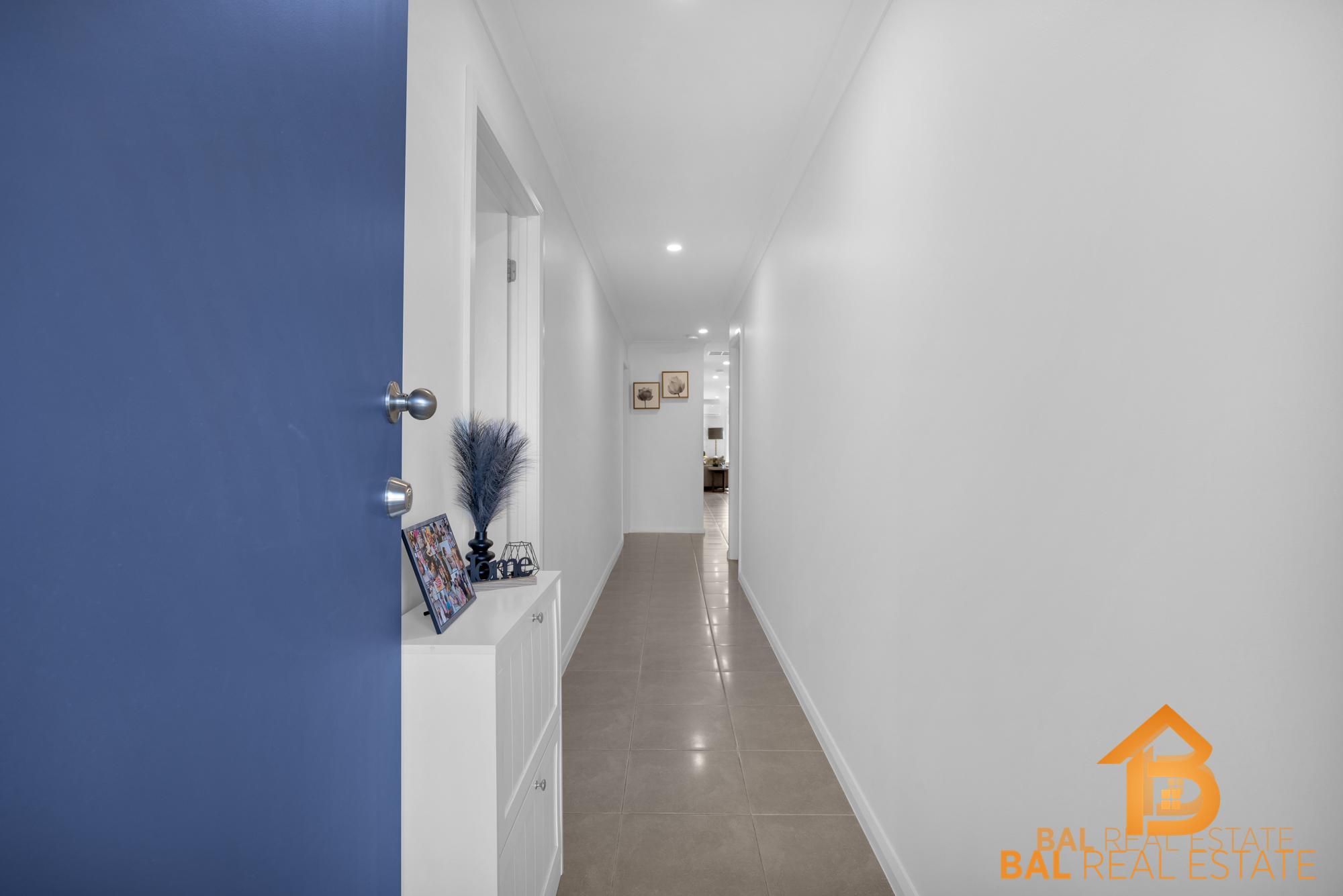 12 Fisher Court, Werribee, VIC 3030 - Image 2