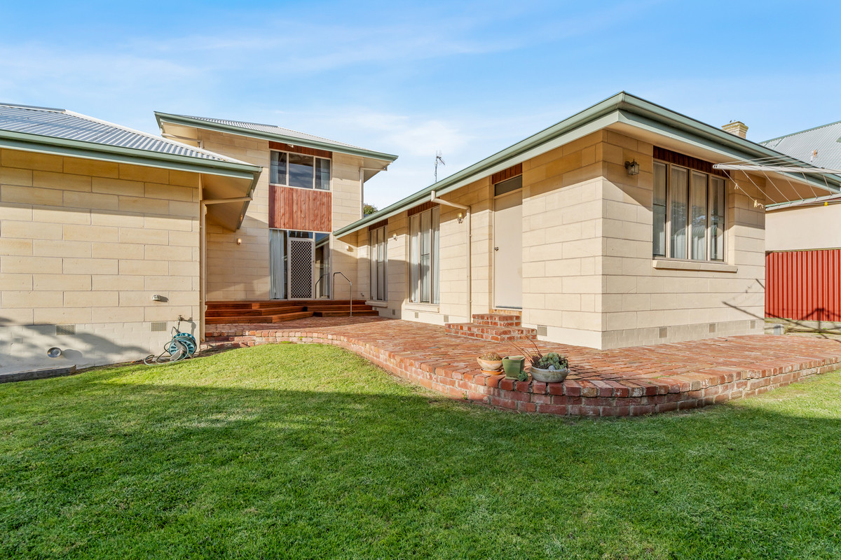 3-bedroom house at 1/7 Regent, Port Fairy, Vic, 3284, Moyne, Victoria