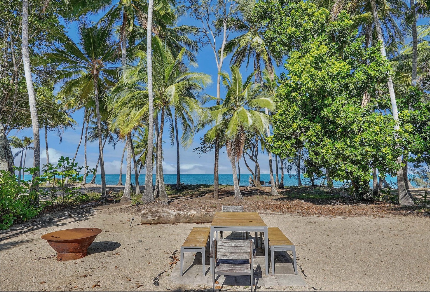 4-bedroom house at 27 Oak Street, Oak Beach, QLD 4877, Douglas, Queensland