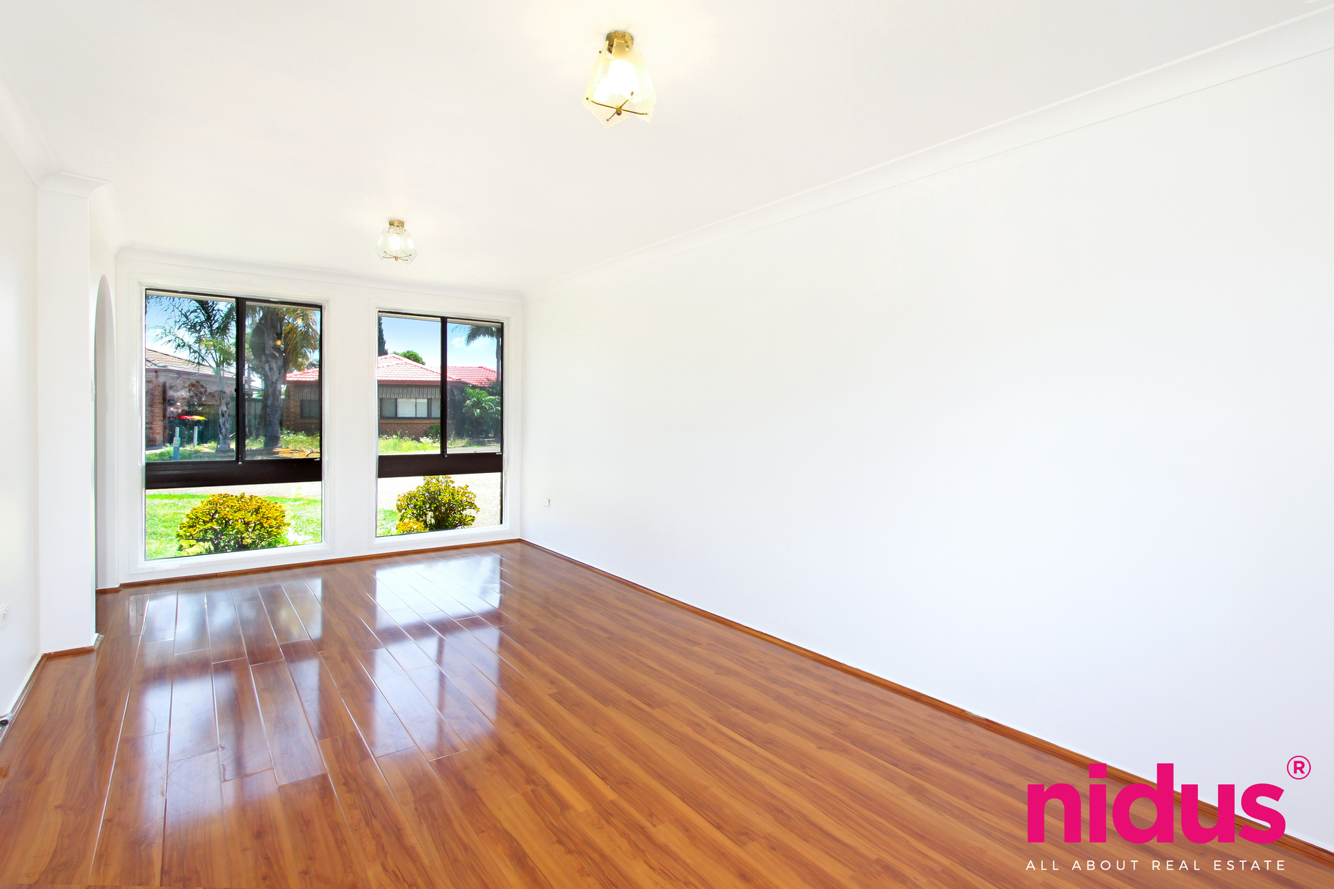 8 5 WOODVALE CLOSE, PLUMPTON NSW 2761 - Image 2