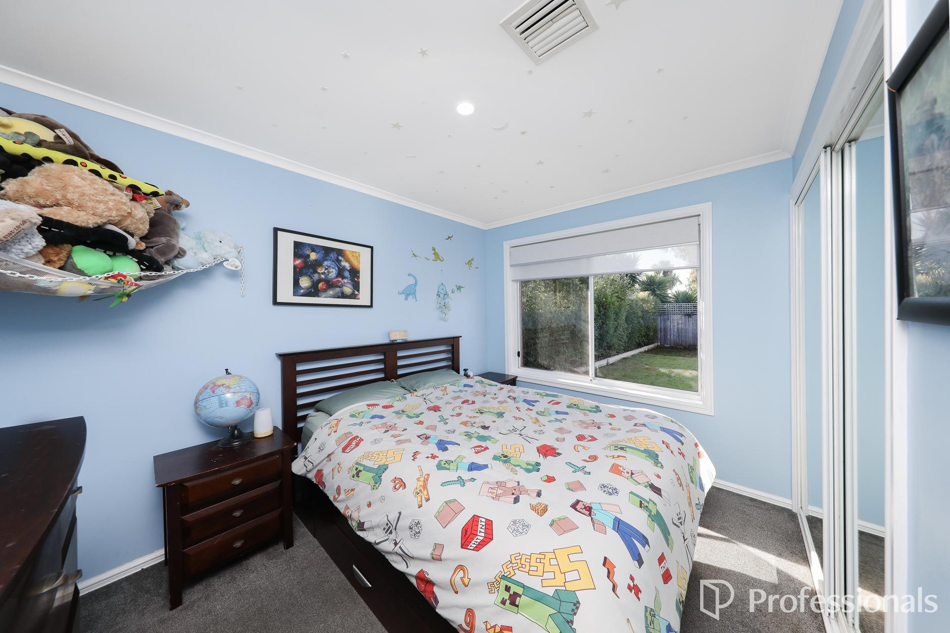 24 Trethowan Avenue, Melton West, VIC 3337 - Image 9