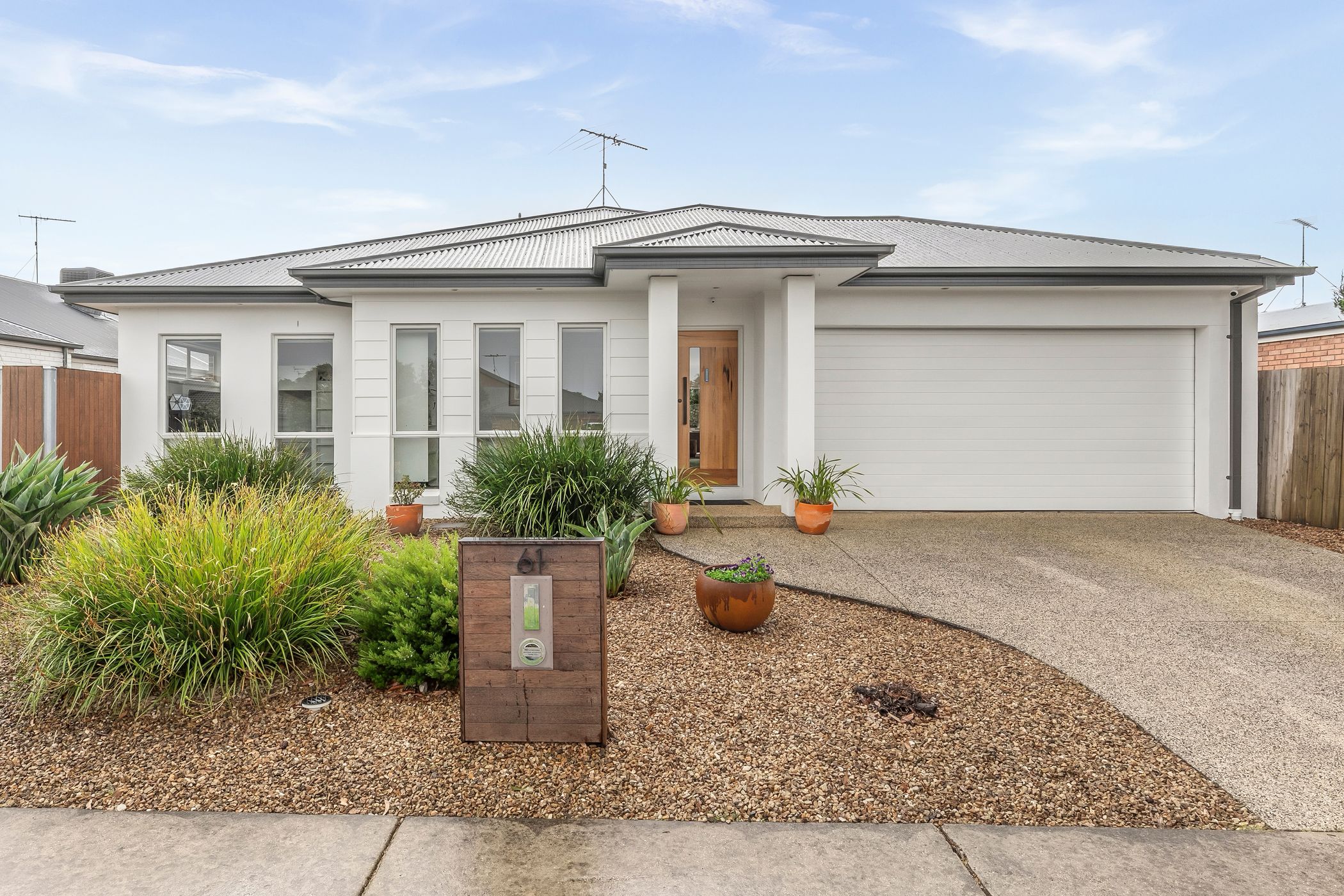 61 OAKDEAN BOULEVARD, Ocean Grove VIC 3226 - Image 1