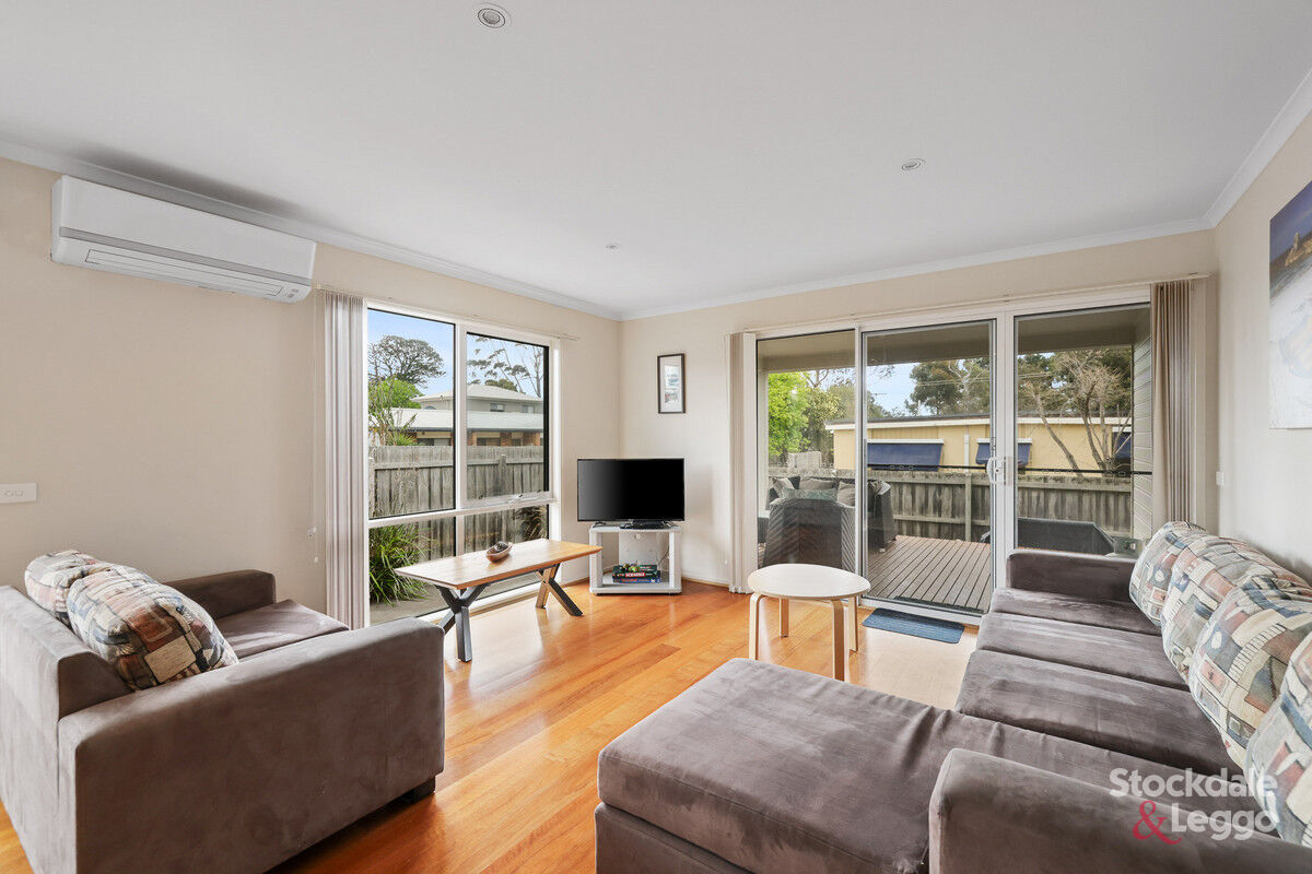 2/11 Douglas Road, Cowes, VIC 3922 - Image 7