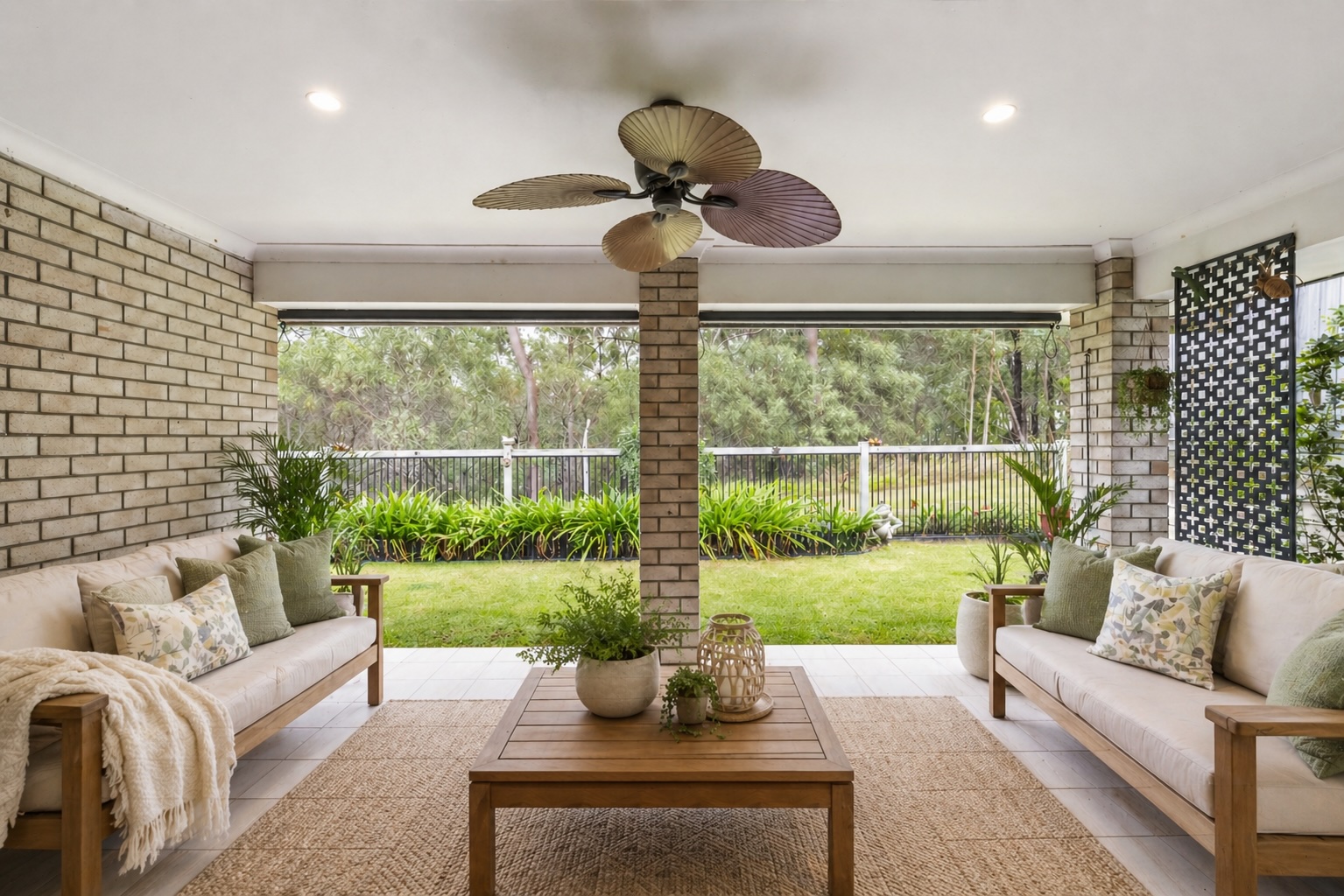 62 SANDOVER CIRCUIT, Holmview QLD 4207 - Image 2