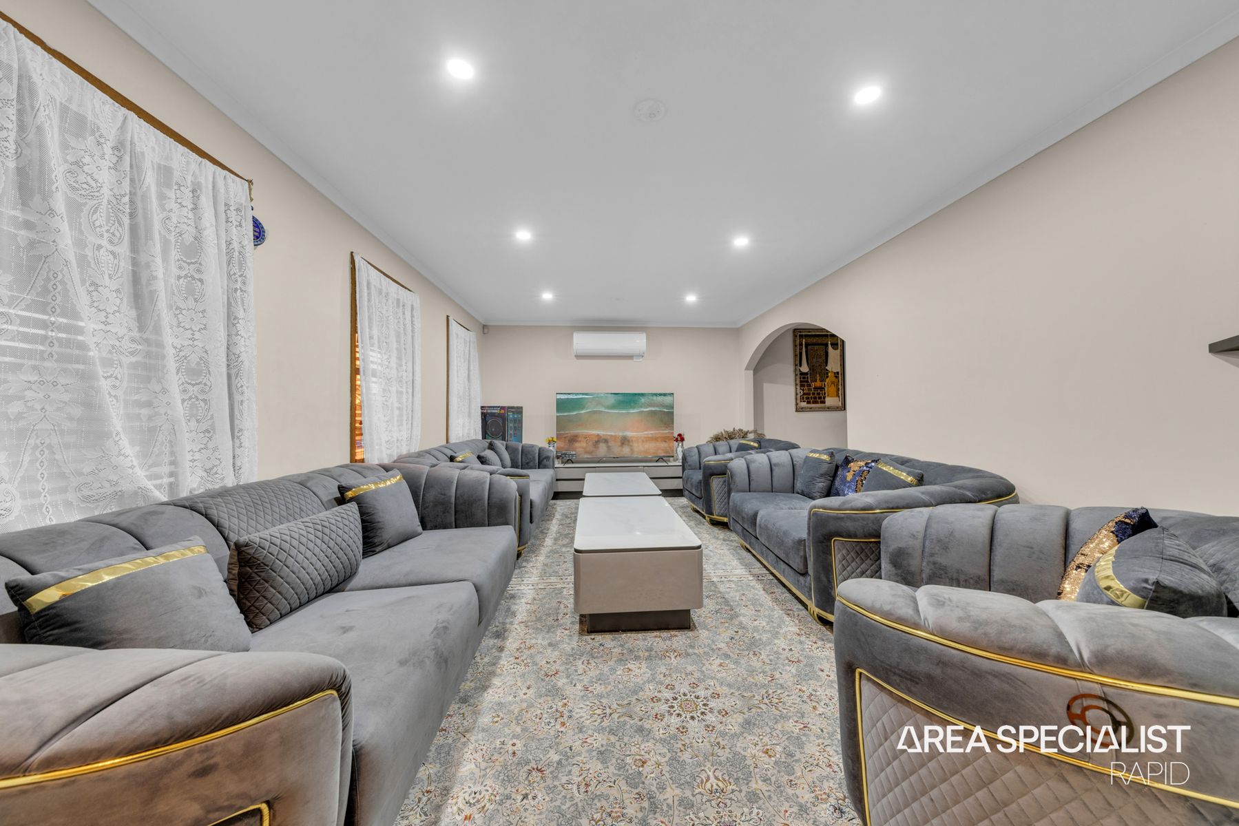 3-bedroom house at 5 BETH COURT, Hampton Park VIC 3976, Casey, Victoria