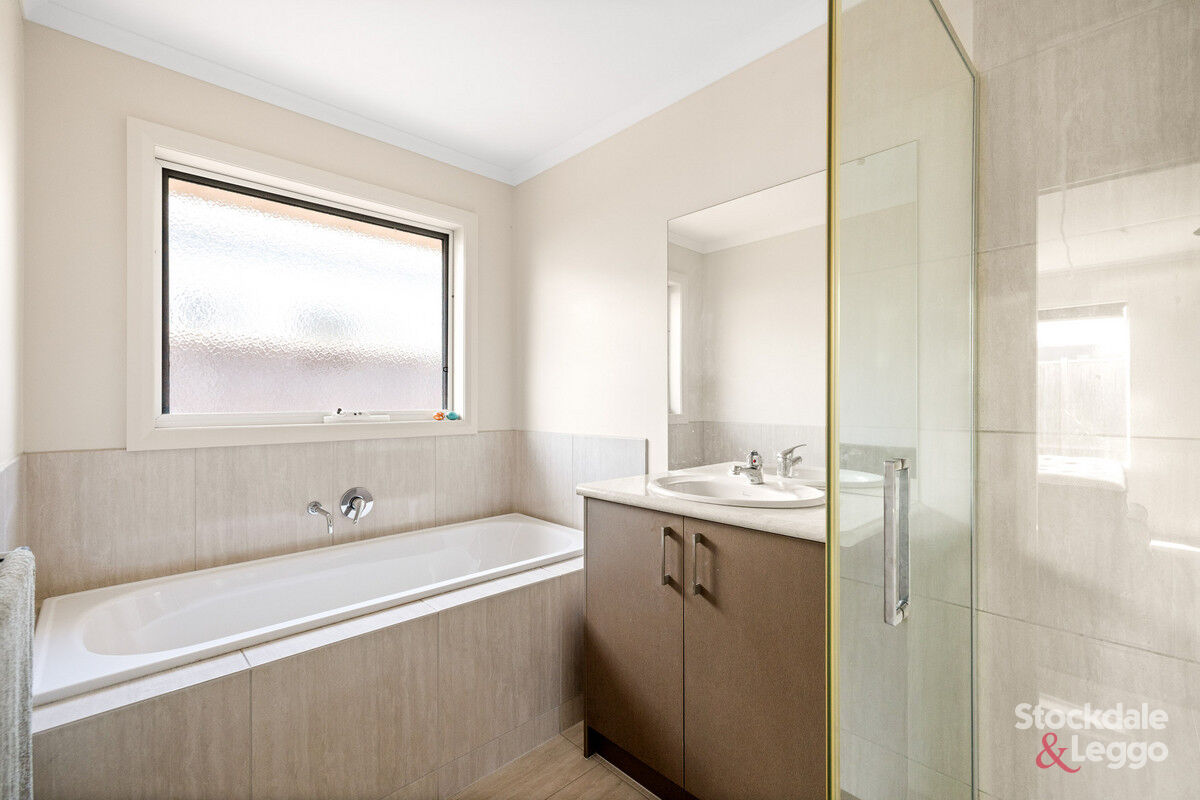 21 Grampian Boulevard, Cowes, VIC 3922 - Image 9