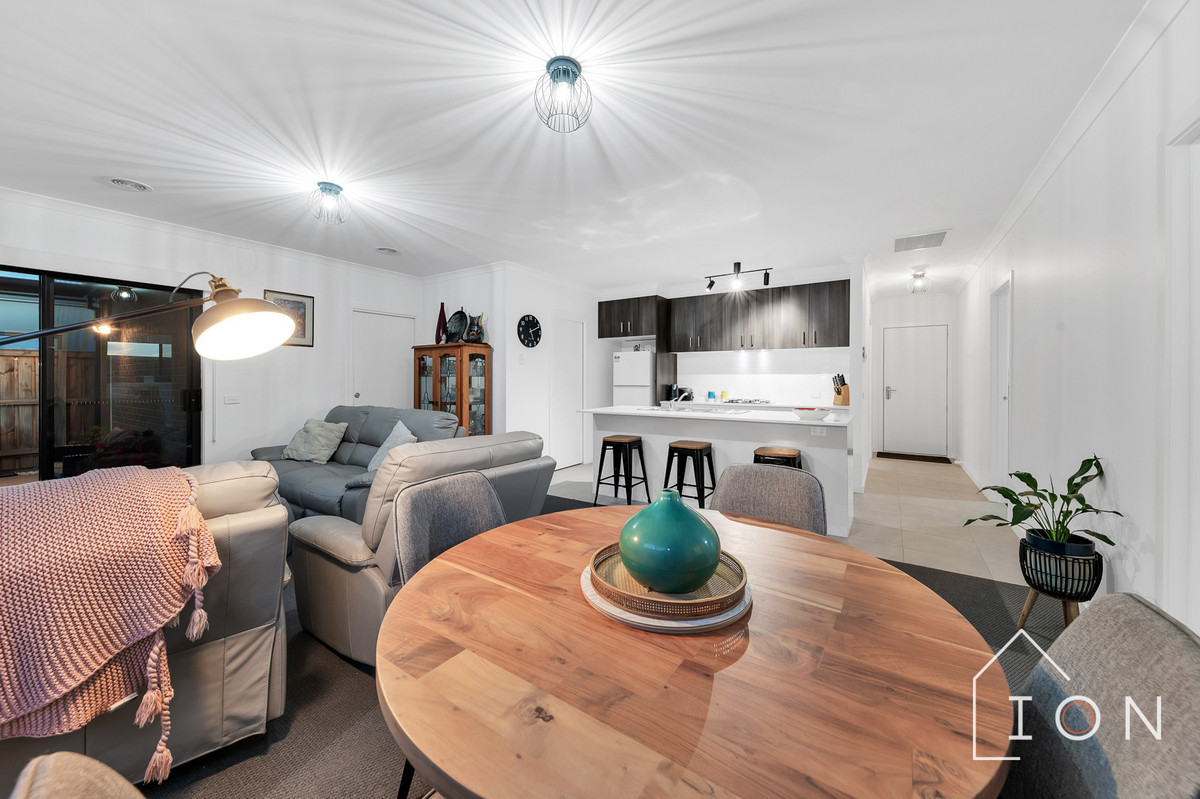 20 Mare Close, Cranbourne East, VIC 3977 - Image 6