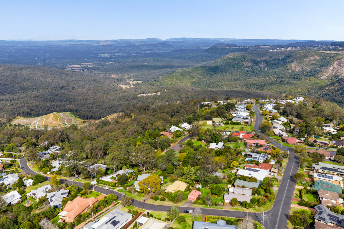 4-bedroom house at 21 Rangeview Road, Blue Mountain Heights, QLD 4350, , Queensland