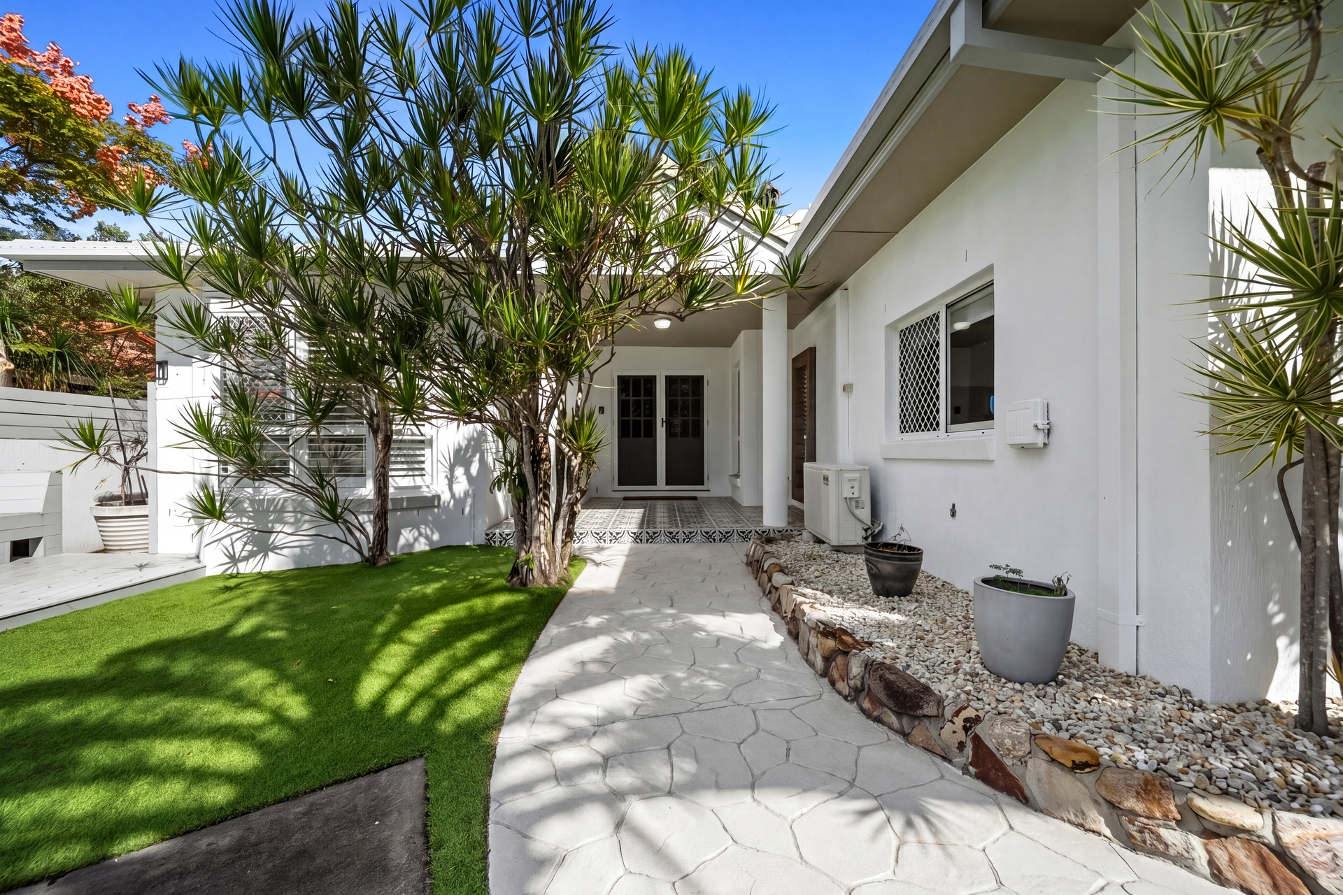 5-bedroom house at 9 Sundowner Court, Mermaid Waters, QLD 4218, Gold Coast, Queensland