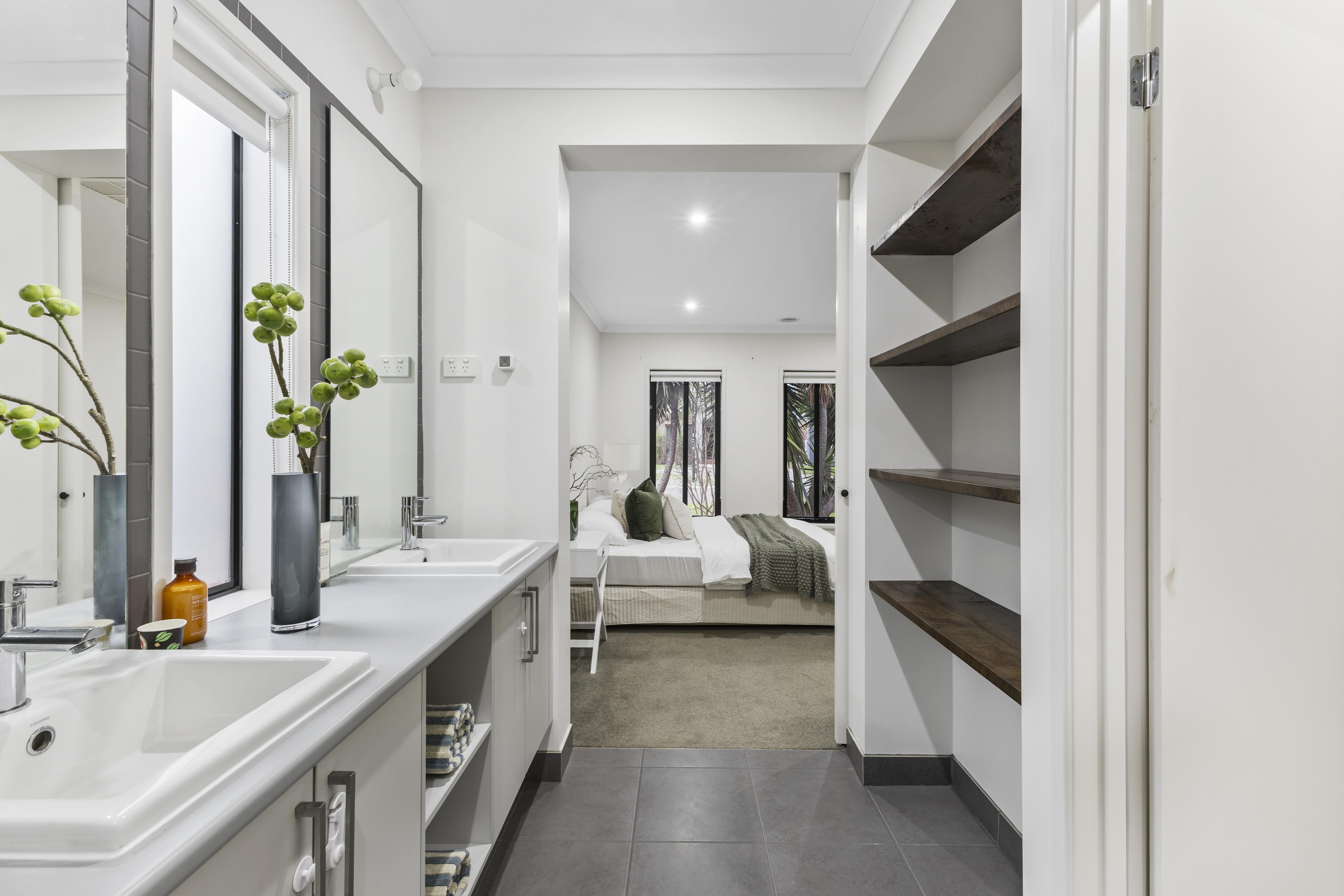 3-bedroom house at 35 THORNGROVE AVENUE, Craigieburn VIC 3064, Hume, Victoria