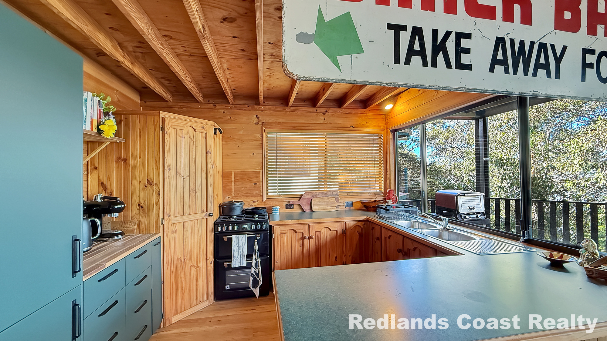 50 RESTHAVEN DRIVE, Lamb Island QLD 4184 - Image 9