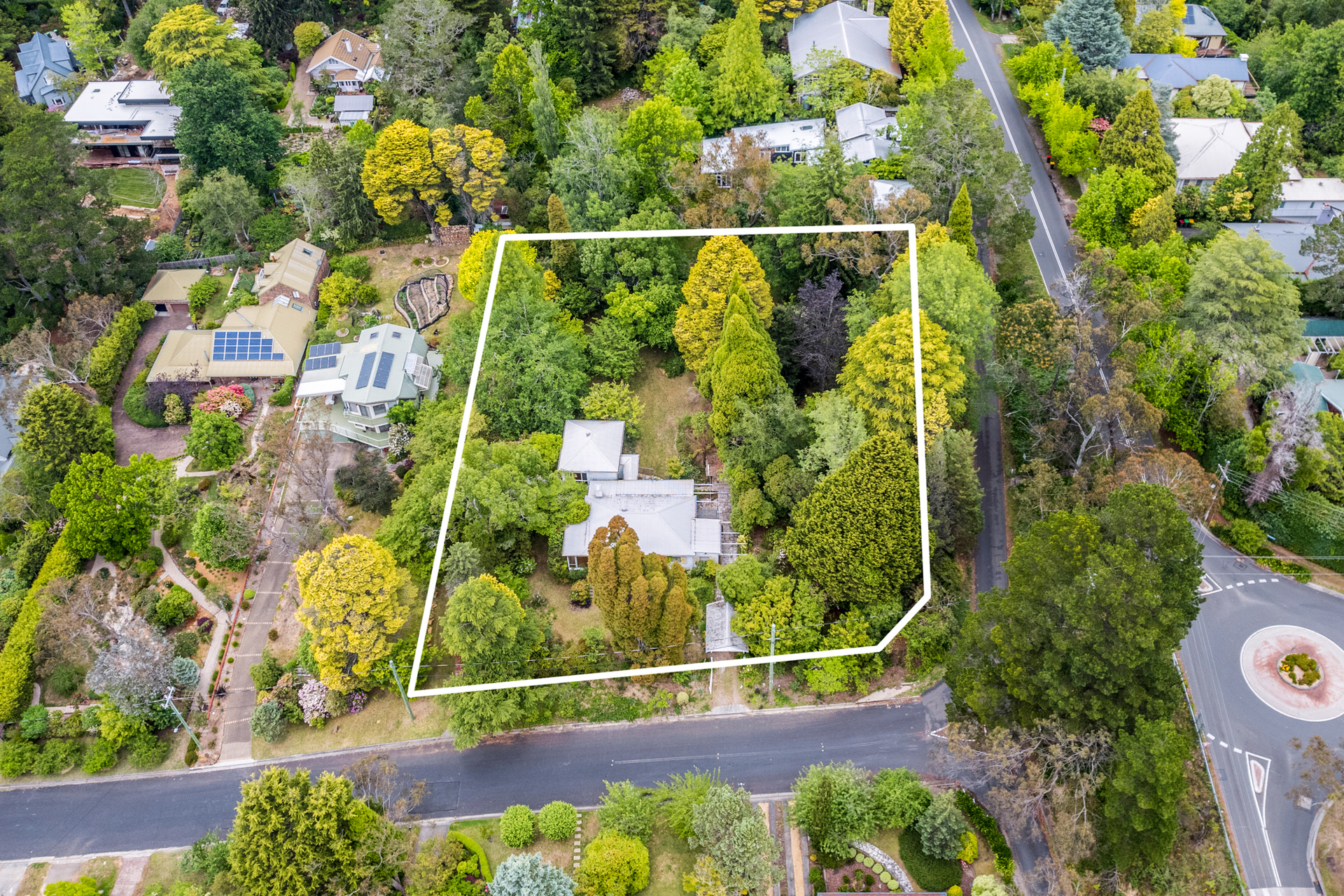 99 CRAIGEND STREET, Leura NSW 2780 - Image 1