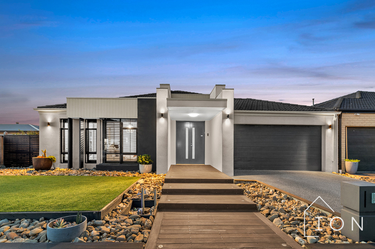 4 HONEYBARK CRESCENT, Lyndhurst VIC 3975 - Image 1