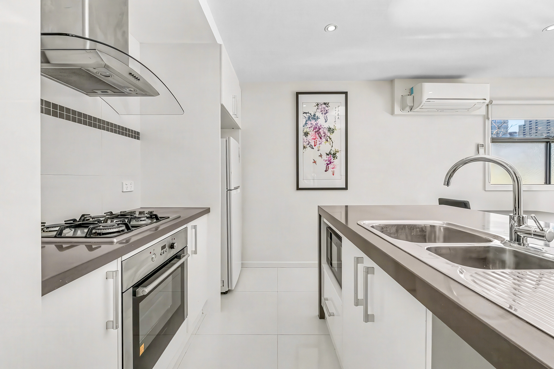 208 21 CAMBRIDGE STREET, BOX HILL VIC 3128 - Image 5