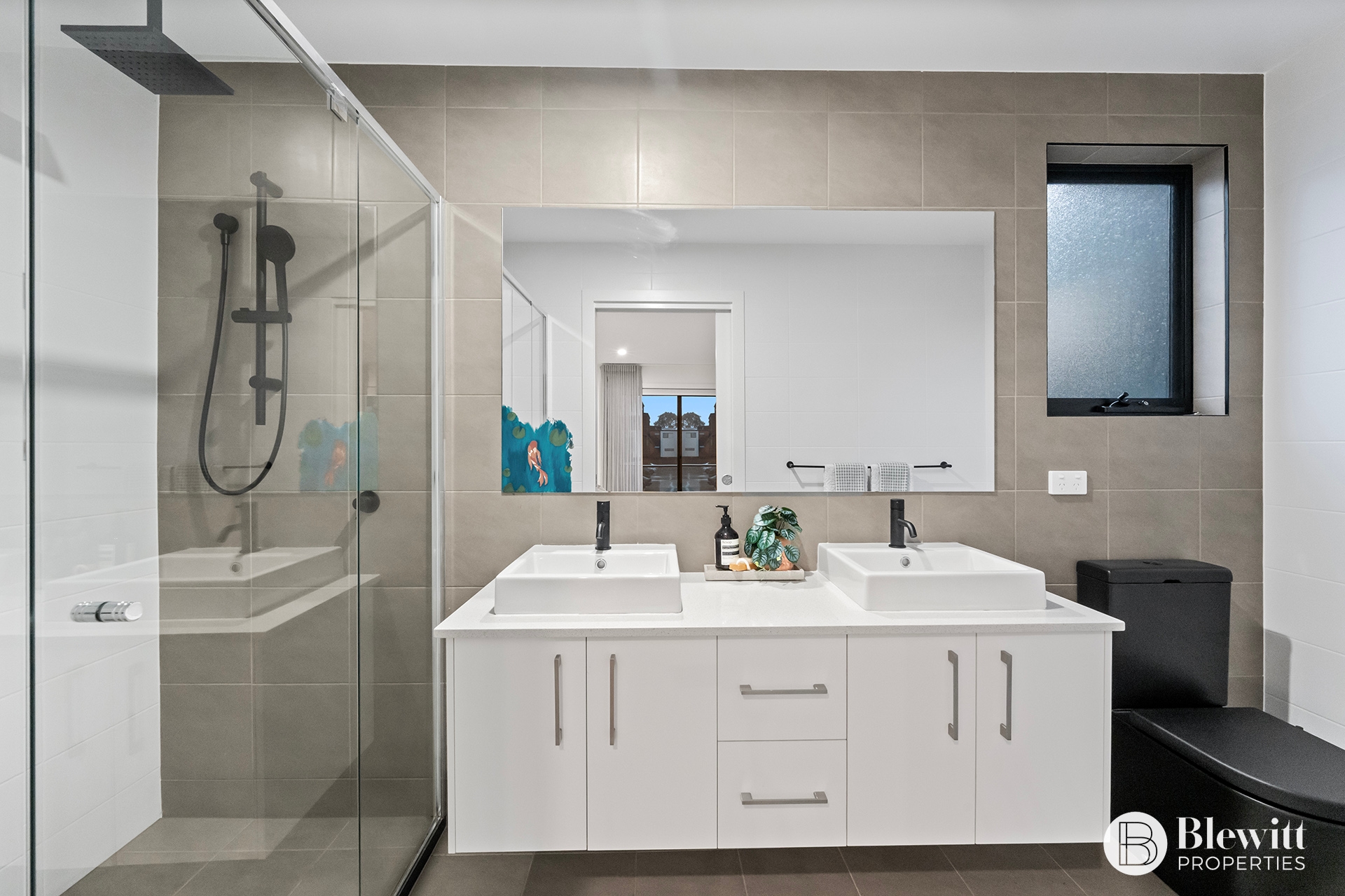 4-bedroom unit at UNIT 3 AVANI 1 ROWLAND REES CRESCENT, Greenway ACT 2900, Unincorporated Act, Australian Capital Territory