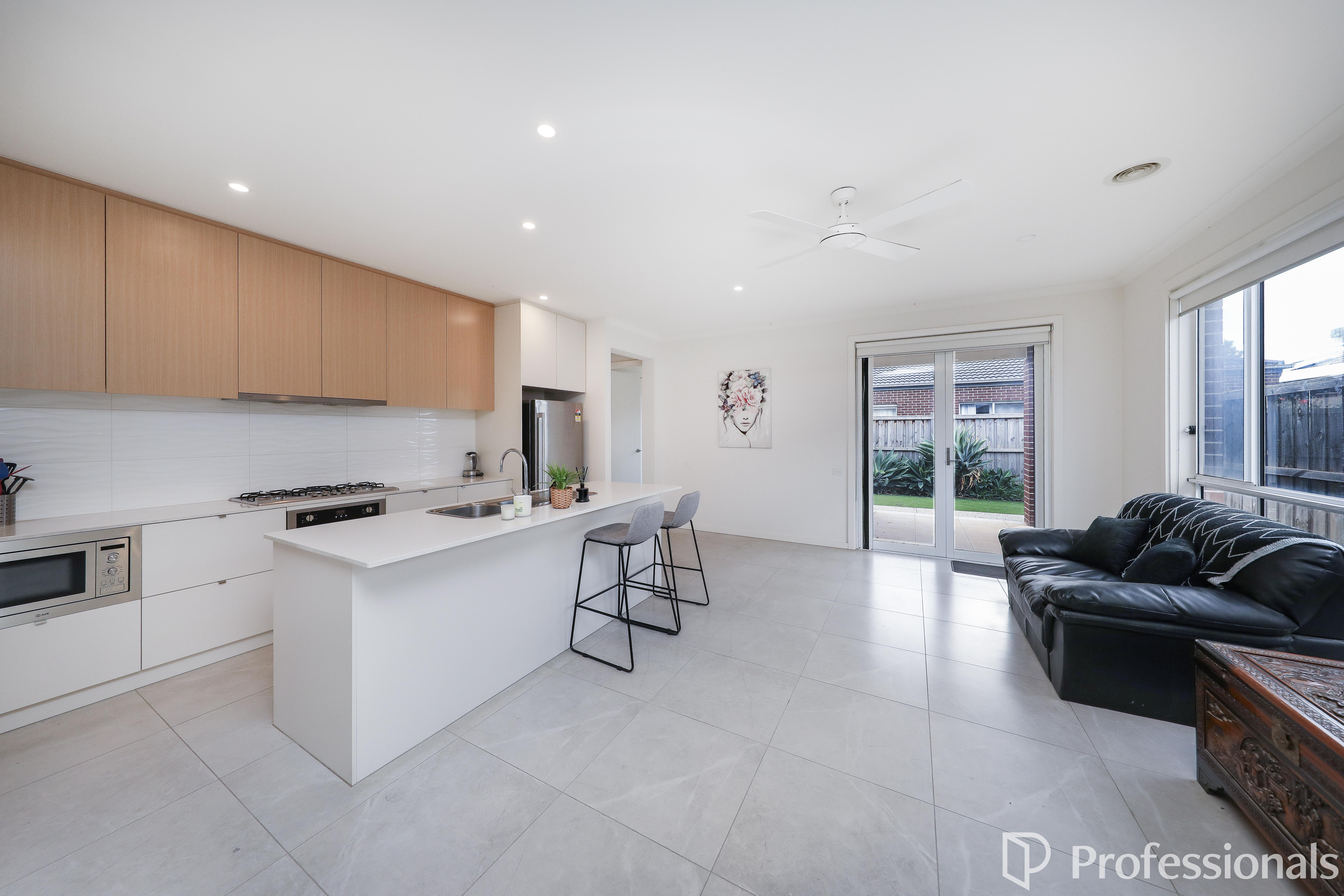 4 Correa Place, Brookfield, VIC 3338 - Image 2