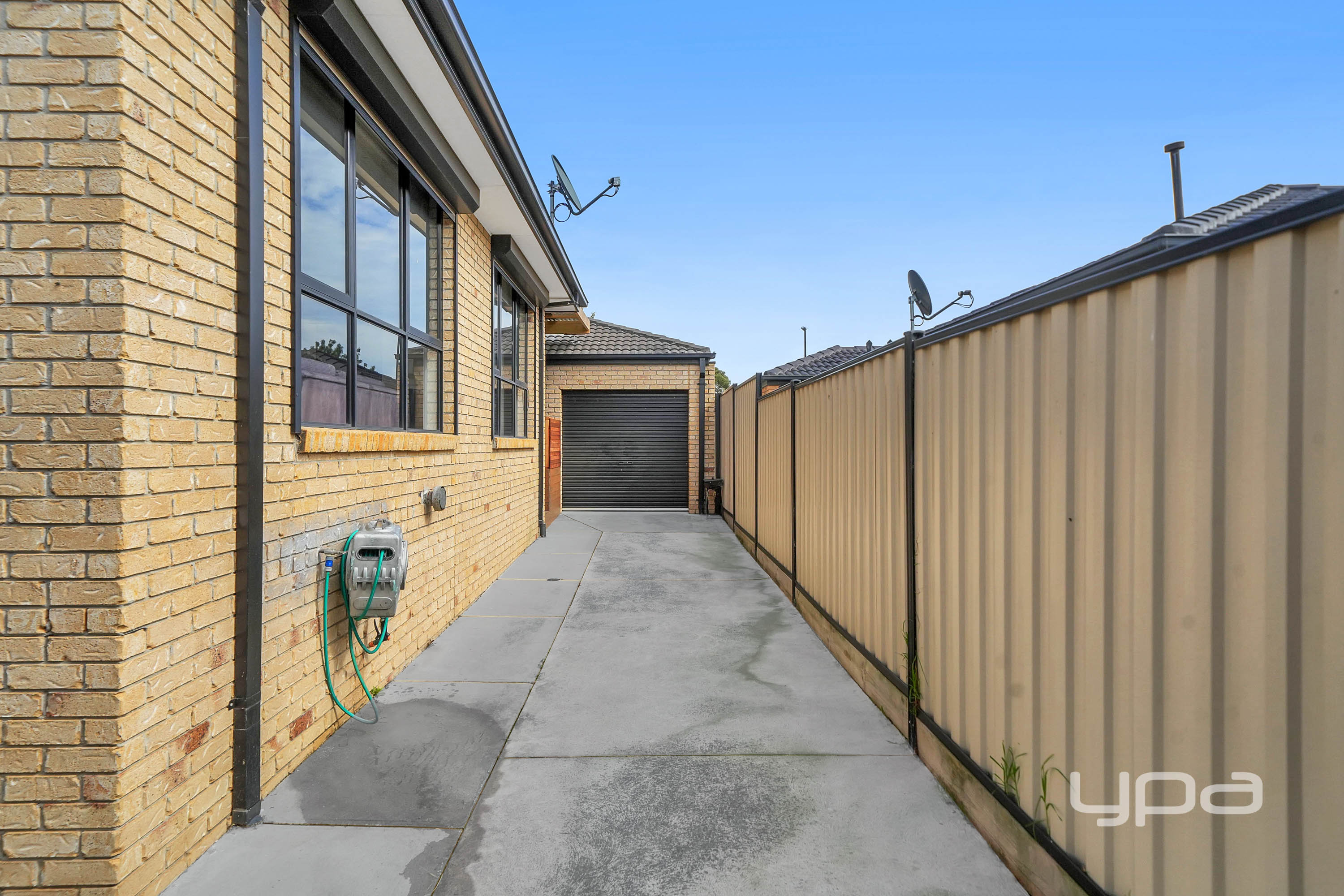 3-bedroom house at 16 TIGRIS COURT, Roxburgh Park VIC 3064, Hume, Victoria