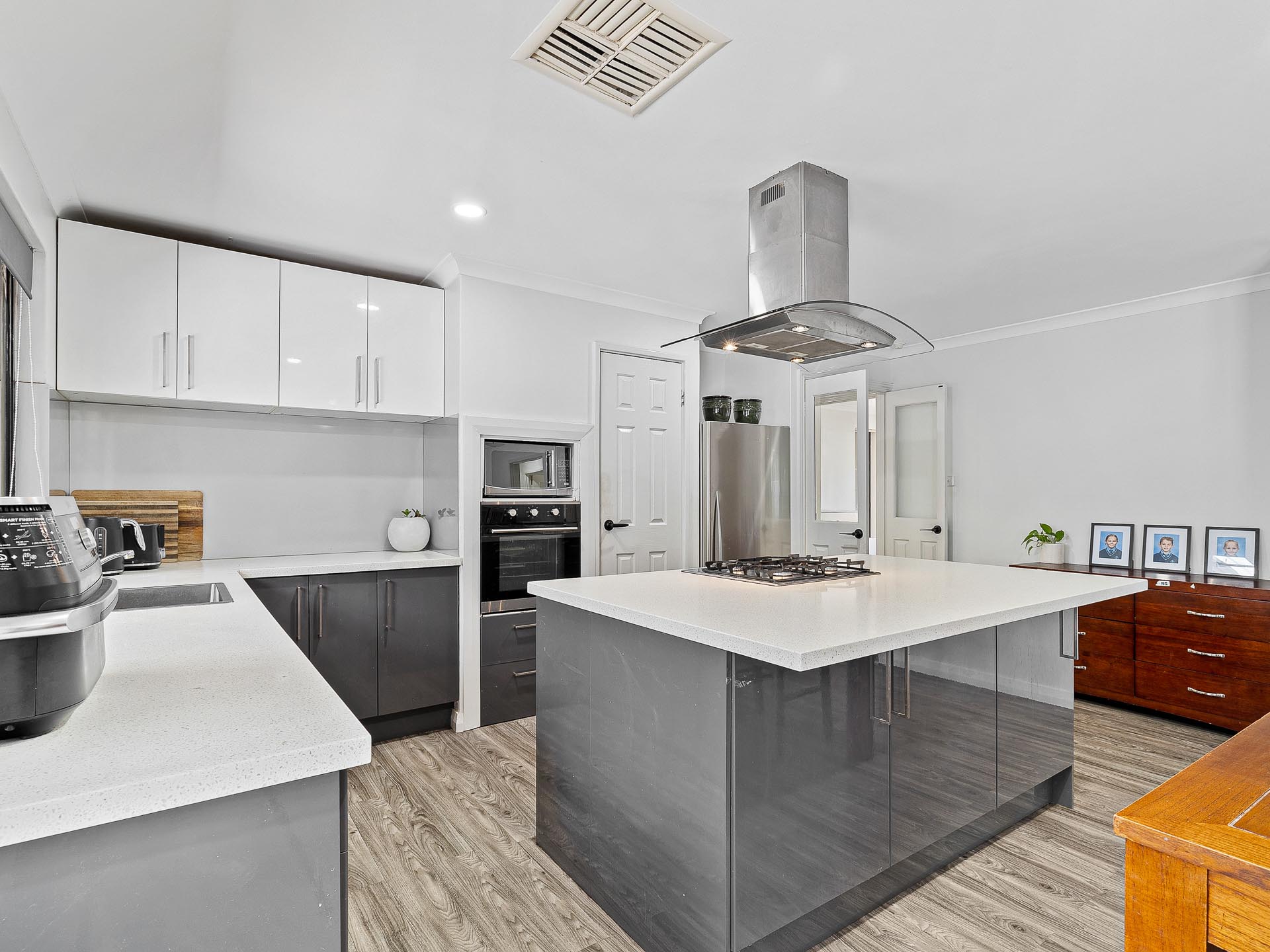32 Fairway Crescent, Meadow Springs, WA 6210 - Image 4