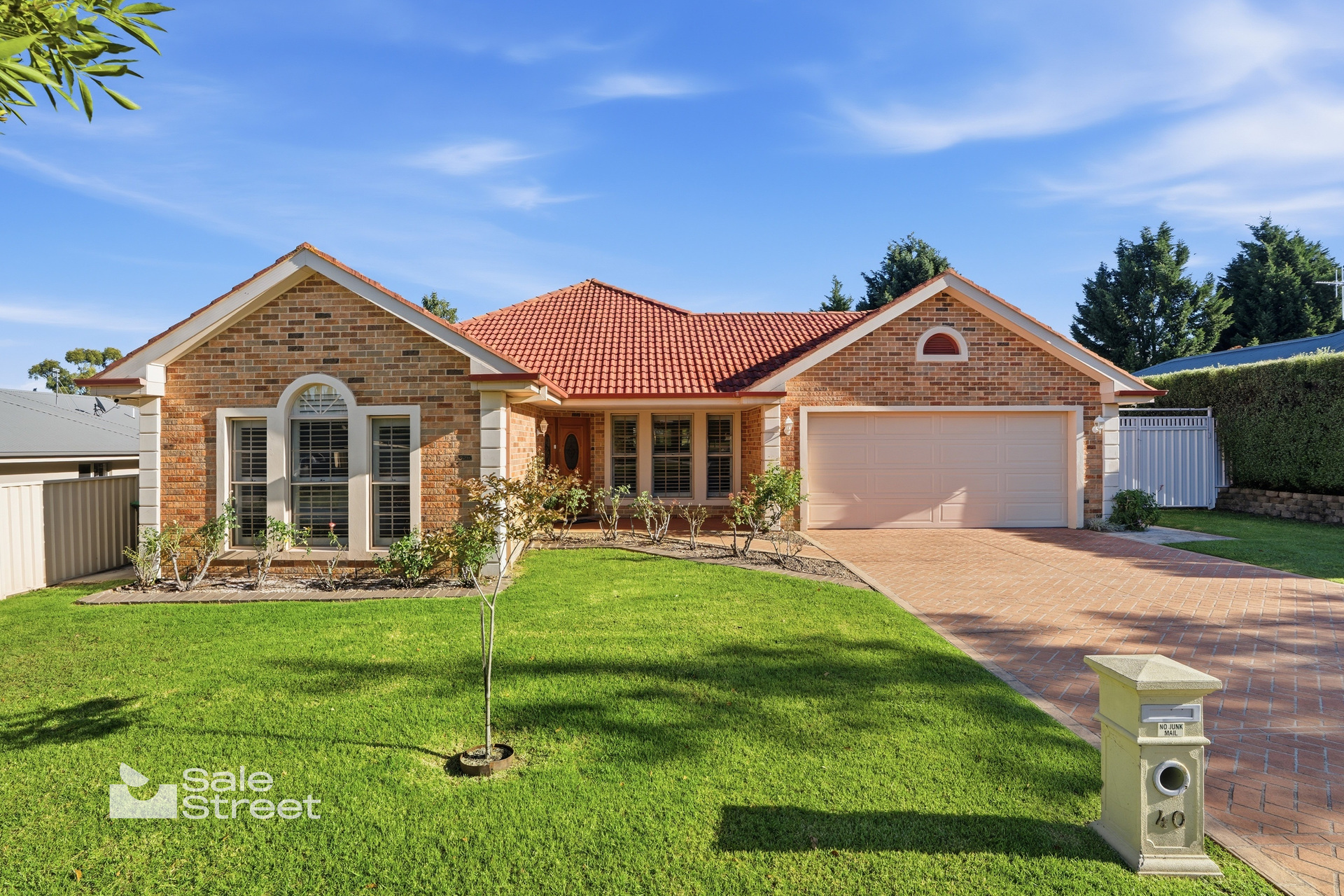 40 ROSELAWN DRIVE, Orange NSW 2800 - Image 1