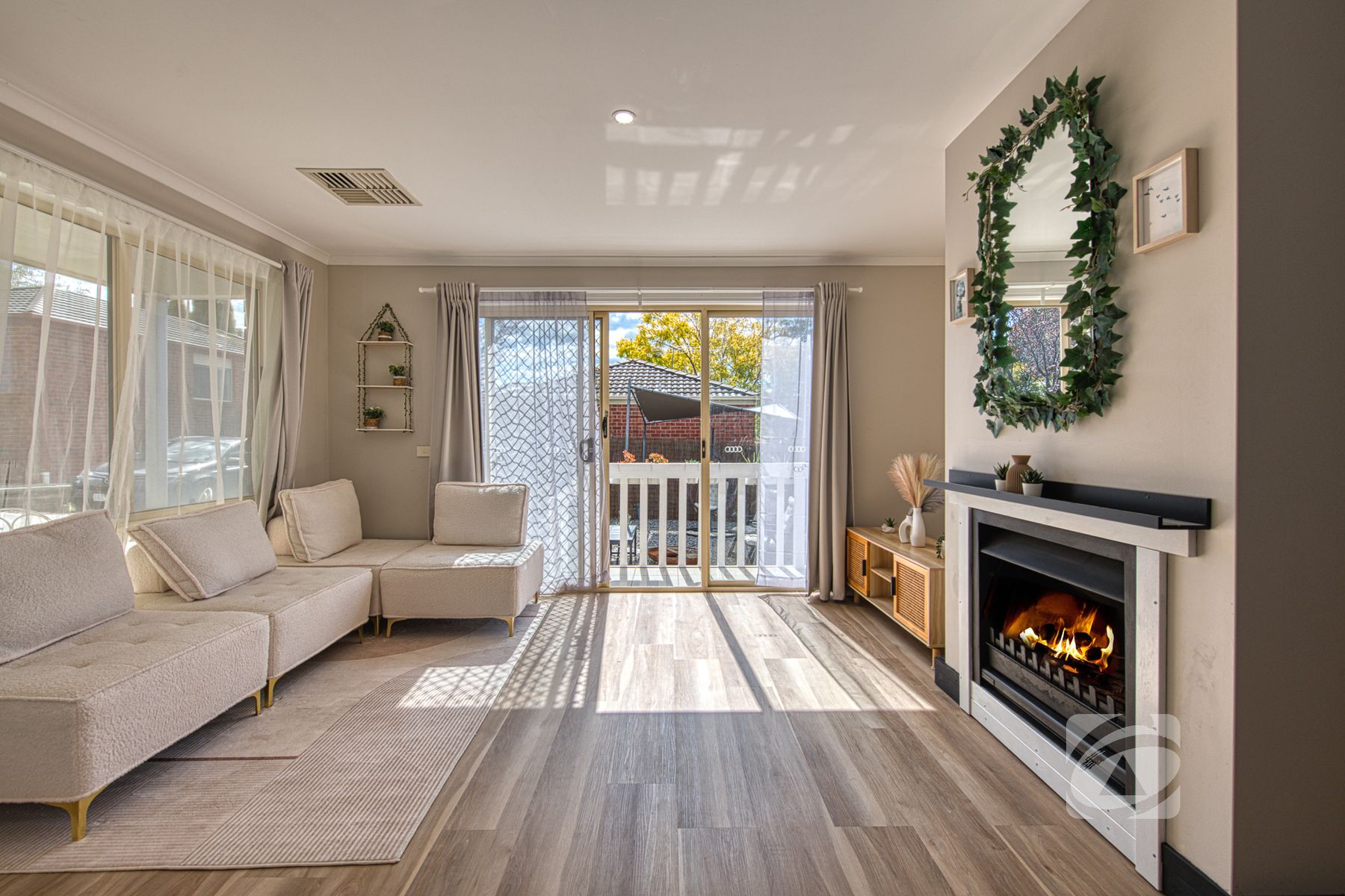 5 3 HALE PLACE, PAKENHAM VIC 3810 - Image 2