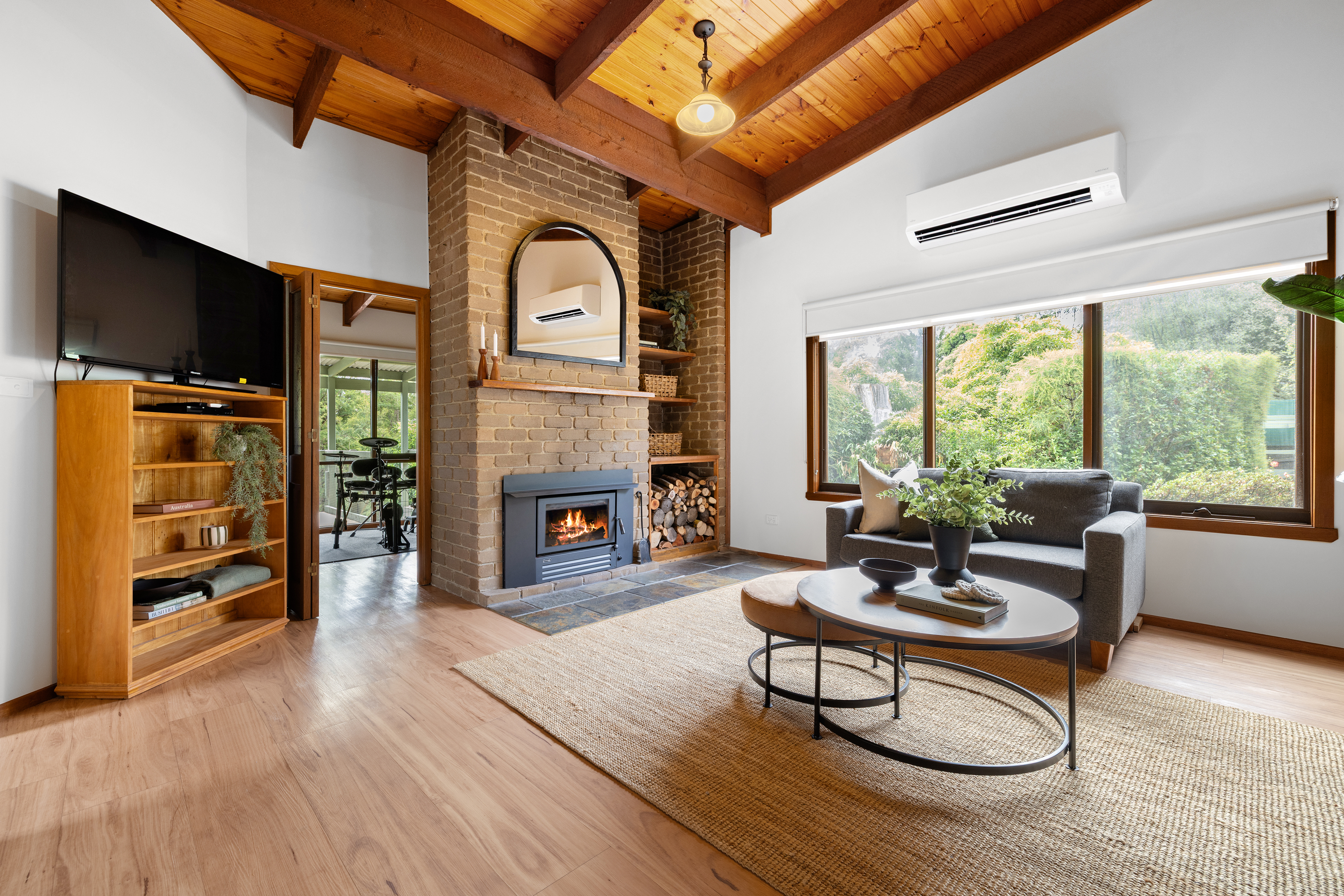 13 Hakea Drive, Montrose, Vic, 3765 - Image 2