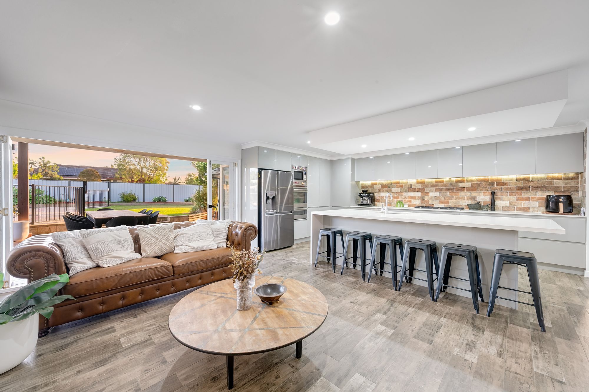 5-bedroom house at 98 Bannockburn Crescent, Parkinson, QLD 4115, , Queensland