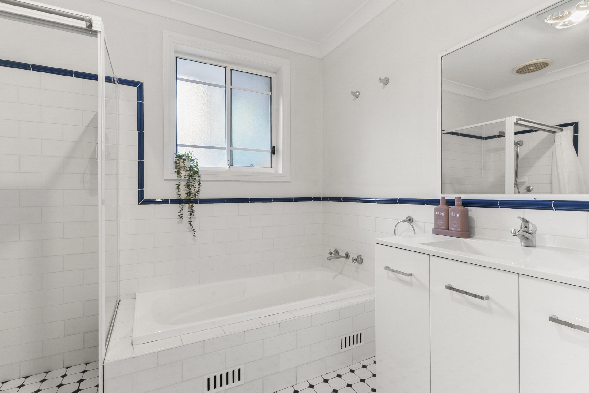 1 44 CARINGBAH ROAD, CARINGBAH SOUTH NSW 2229 - Image 7