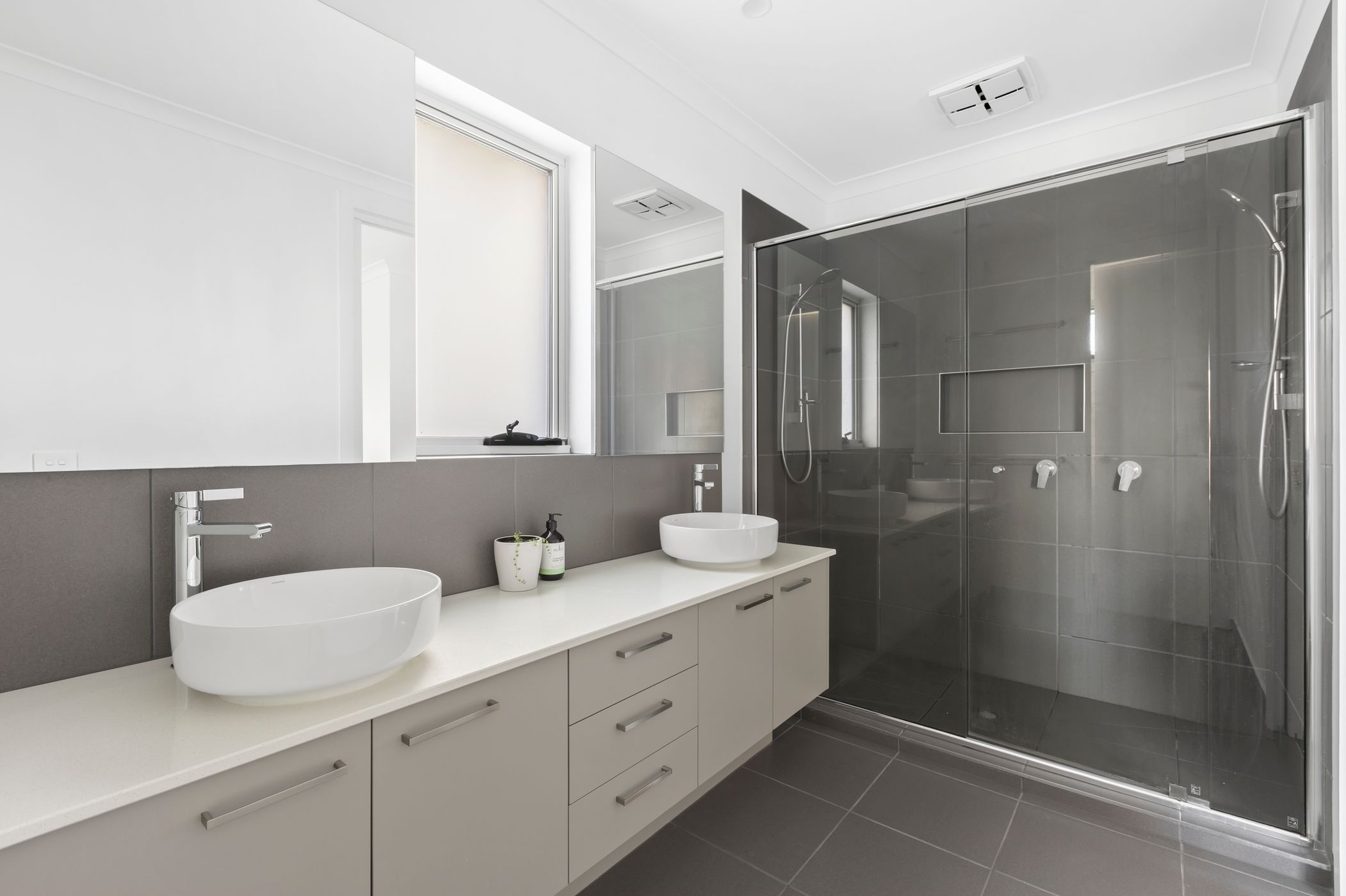 16 Shoalhaven Boulevard, Mount Duneed, VIC 3217 - Image 8