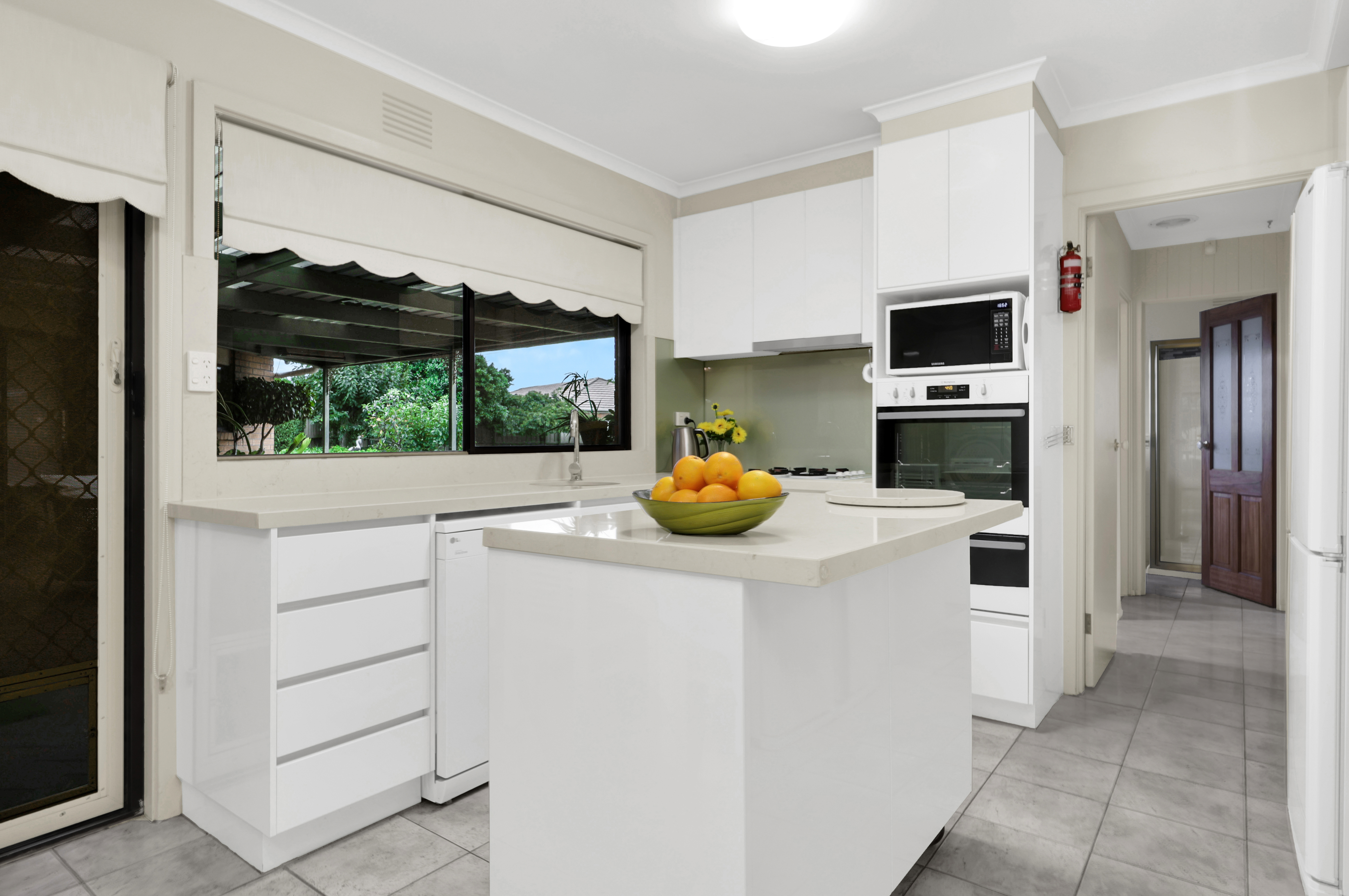 8 EVE COURT, Craigieburn VIC 3064 - Image 6