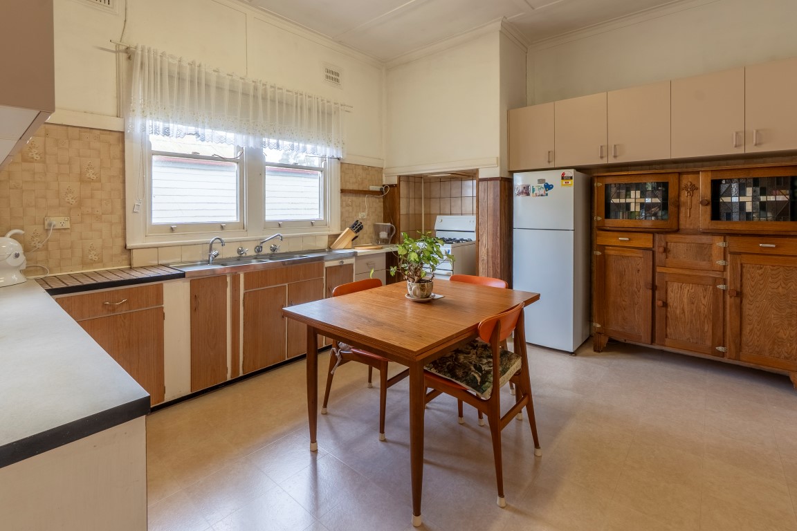 153 TWYNAM STREET, Temora NSW 2666 - Image 5