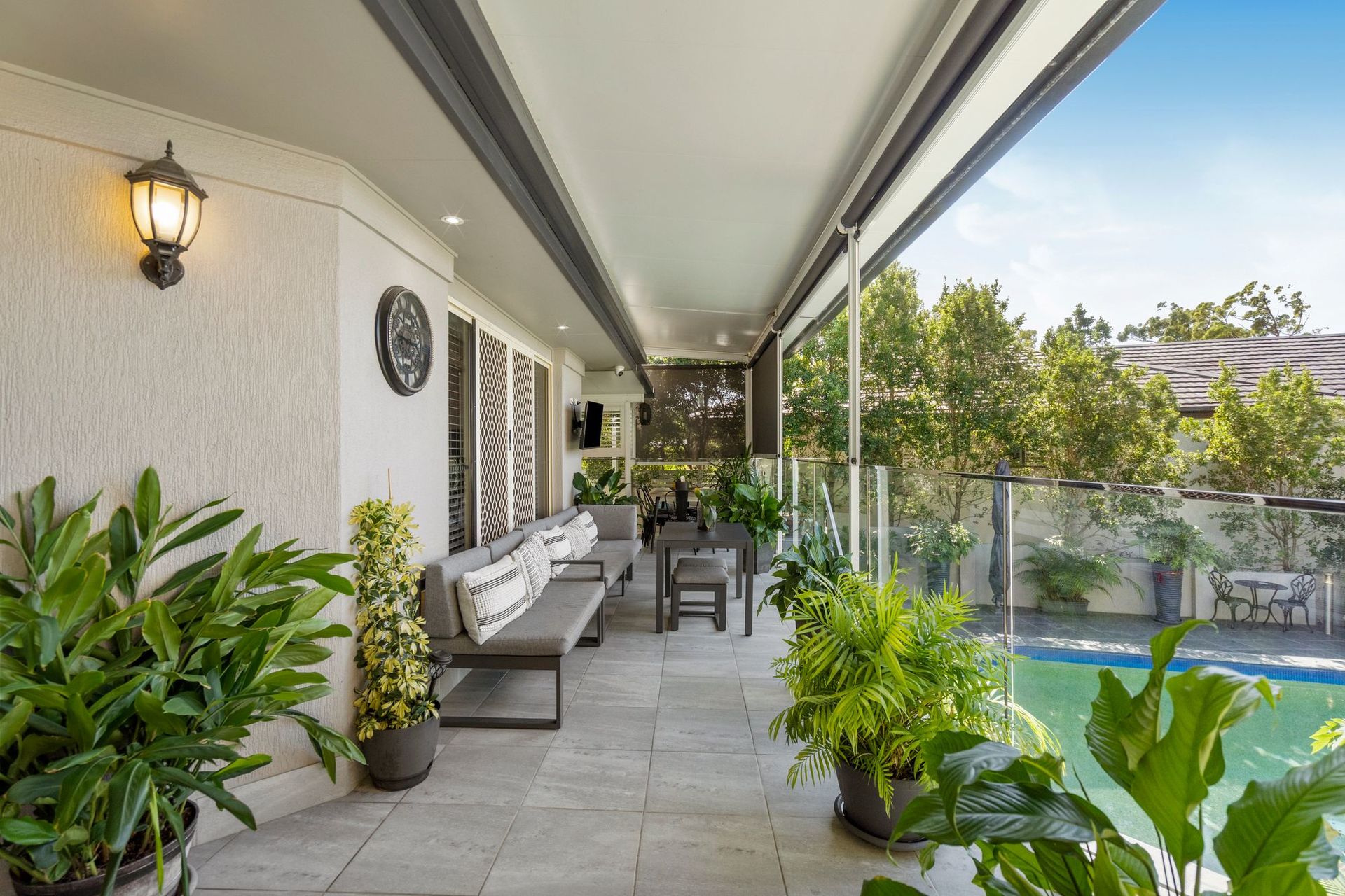8 CARCOOLA STREET, Benowa QLD 4217 - Image 8